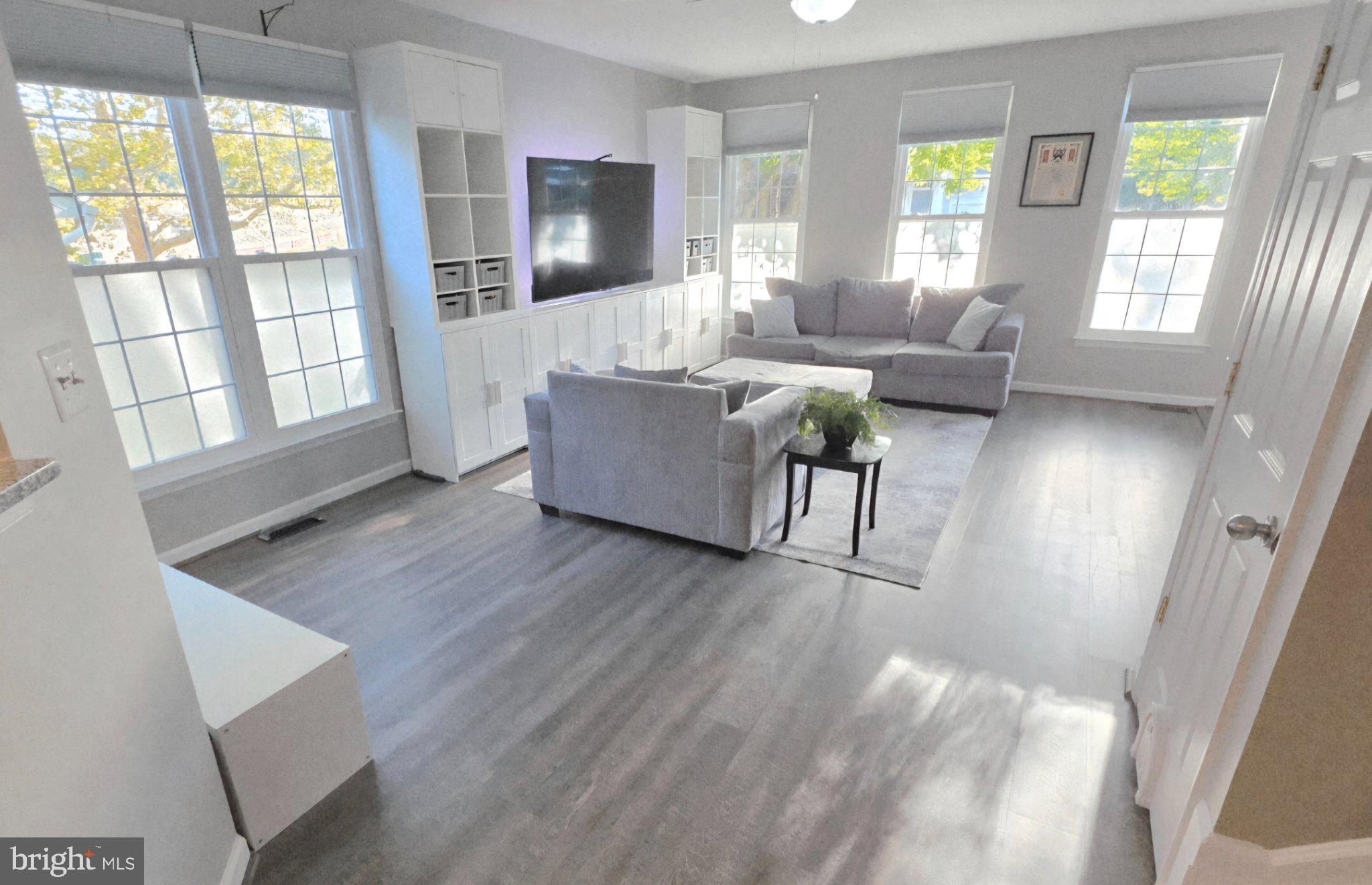 5504 HOBSONS CHOICE LOOP