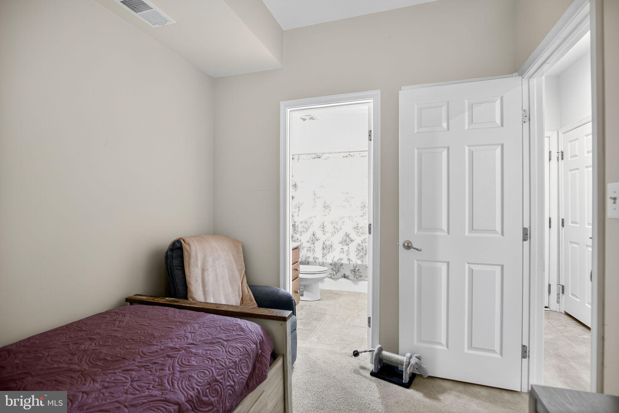 HOWARD SQUARE - Residential