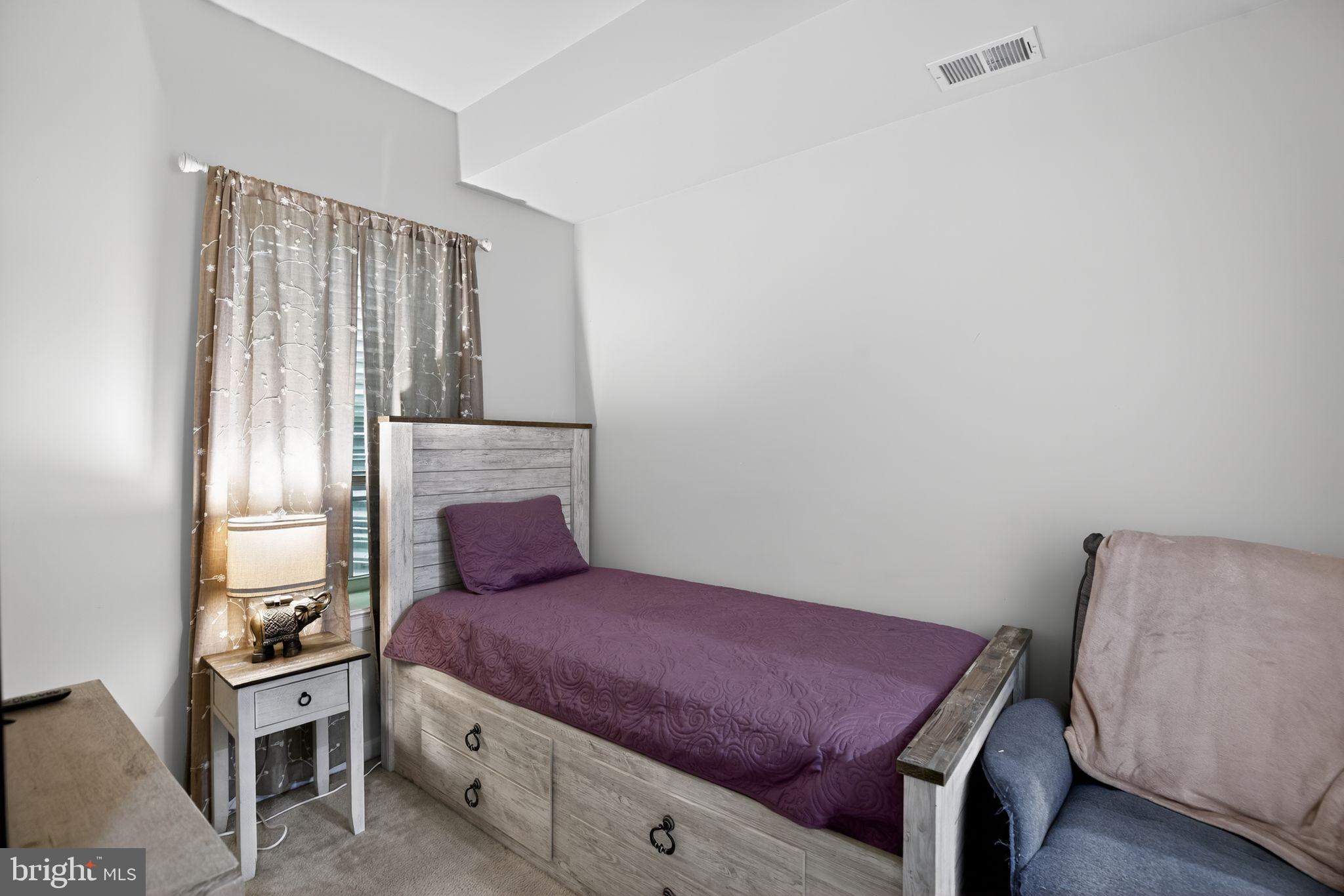 HOWARD SQUARE - Residential