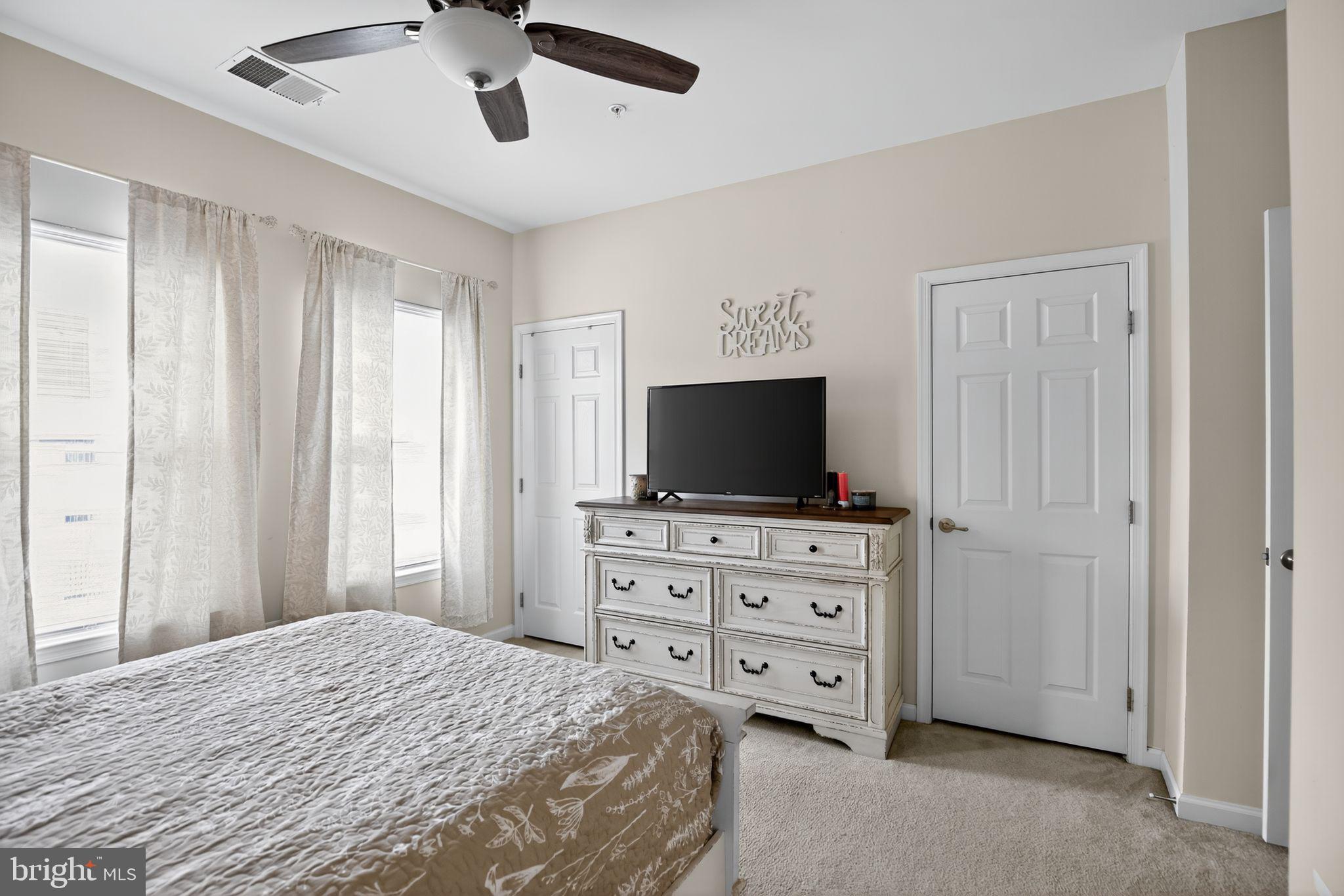 HOWARD SQUARE - Residential