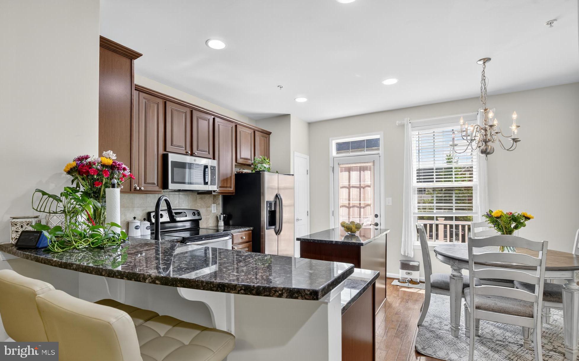 HOWARD SQUARE - Residential