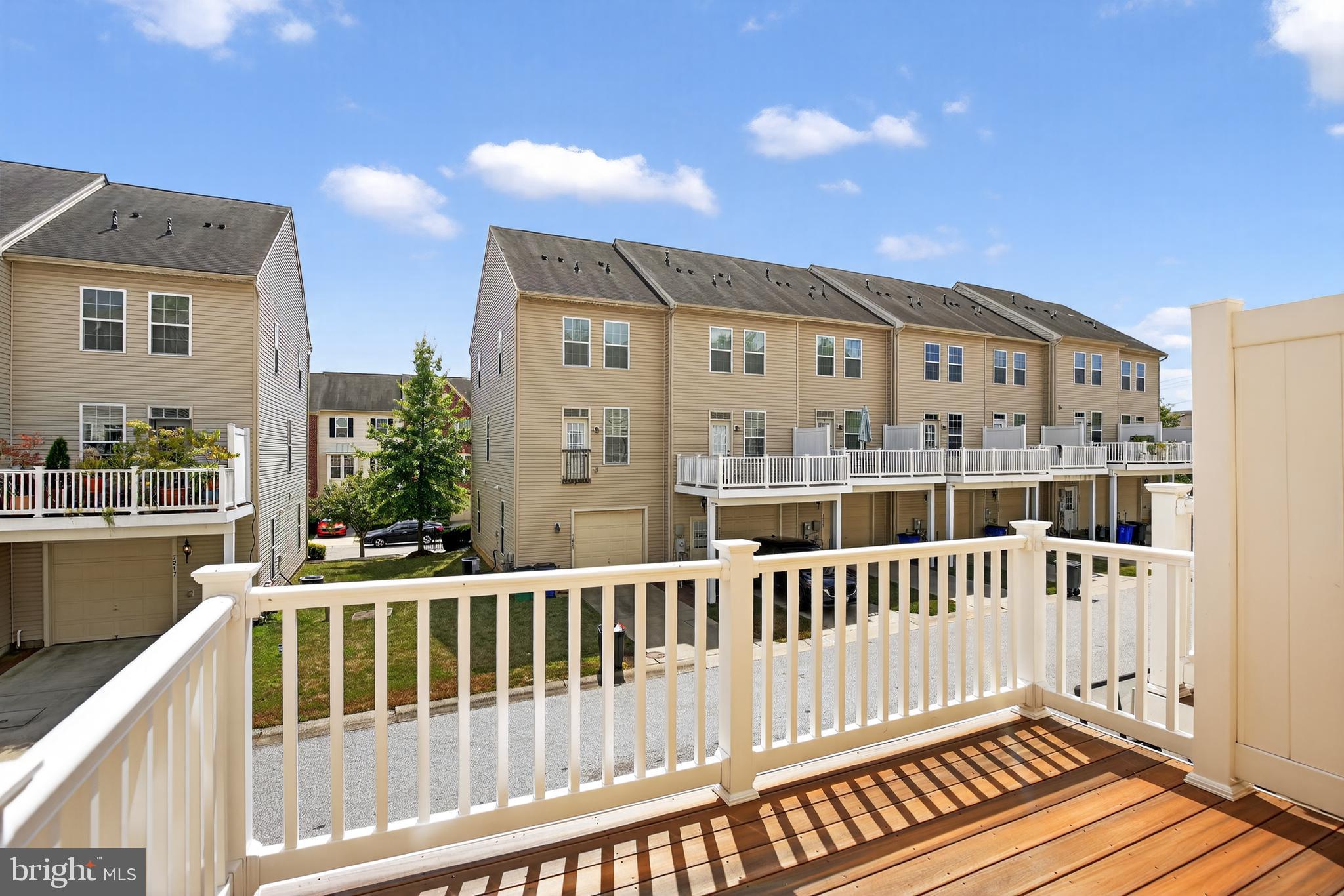 HOWARD SQUARE - Residential