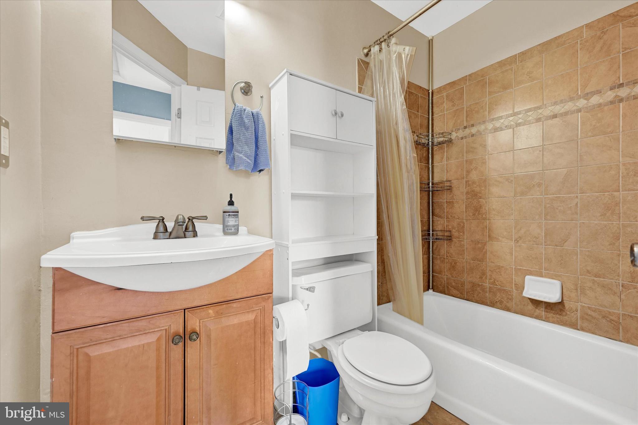 VILLAGE OAKS - Residential Lease