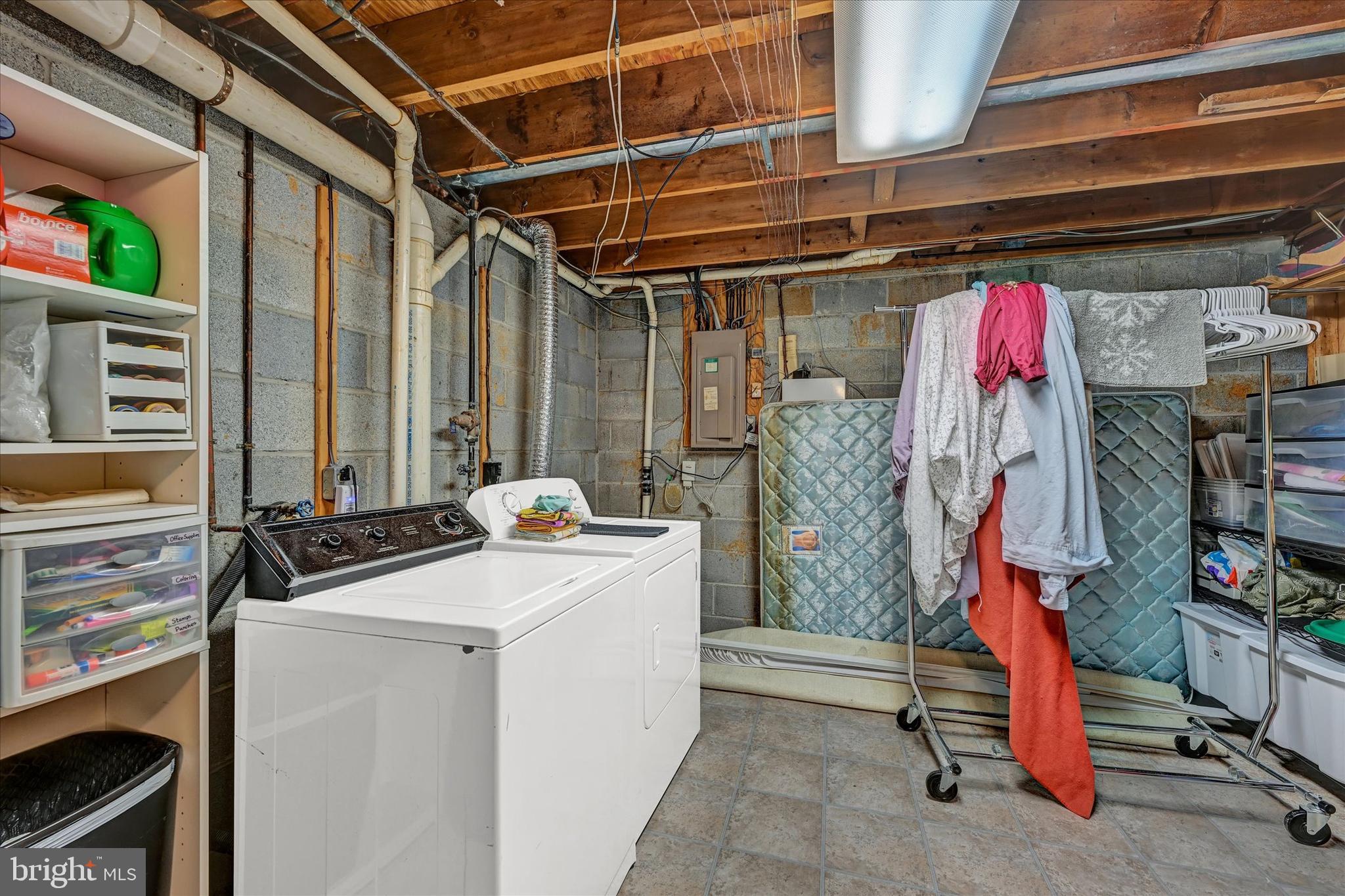 VILLAGE OAKS - Residential Lease