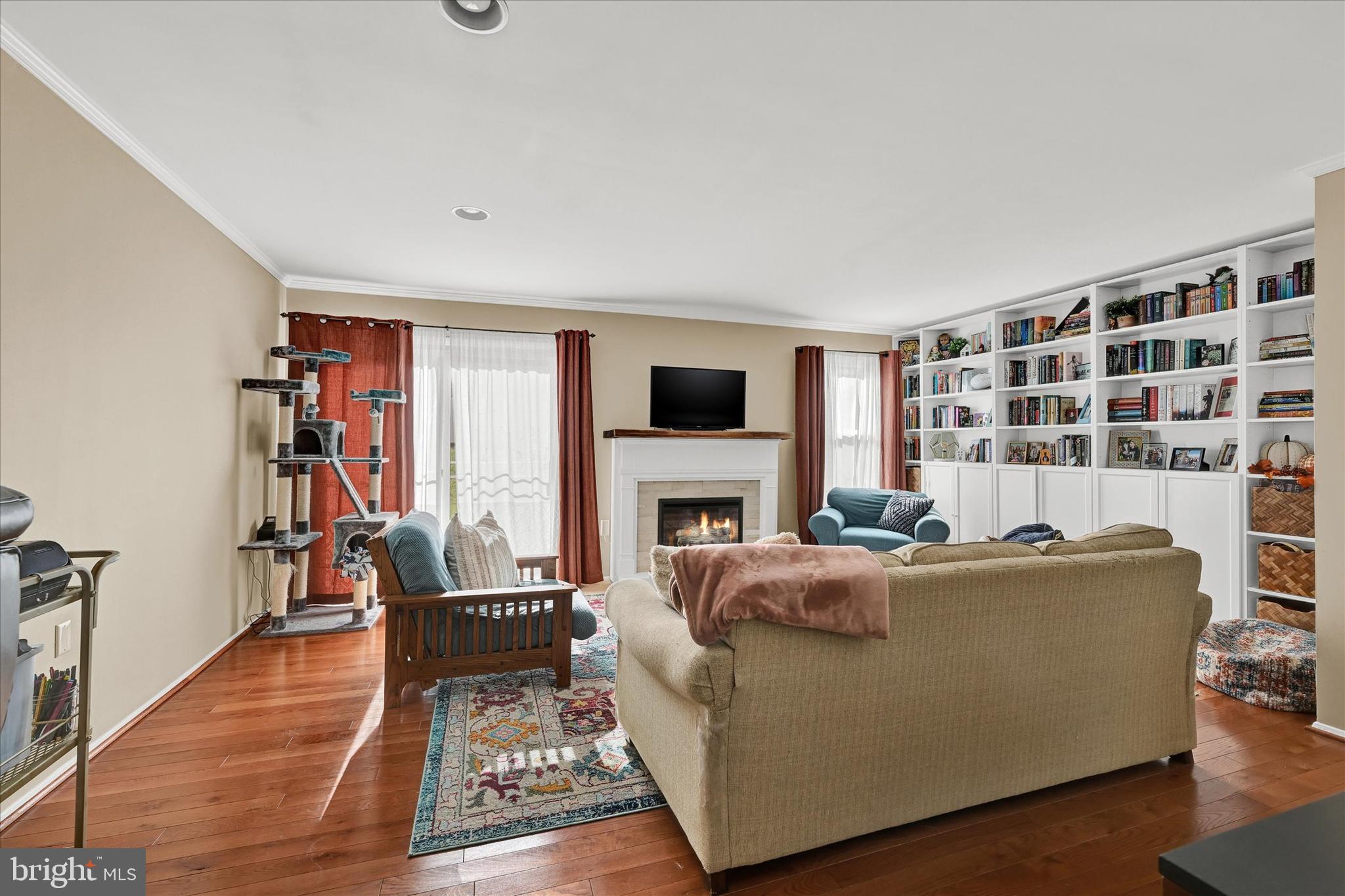 VILLAGE OAKS - Residential Lease