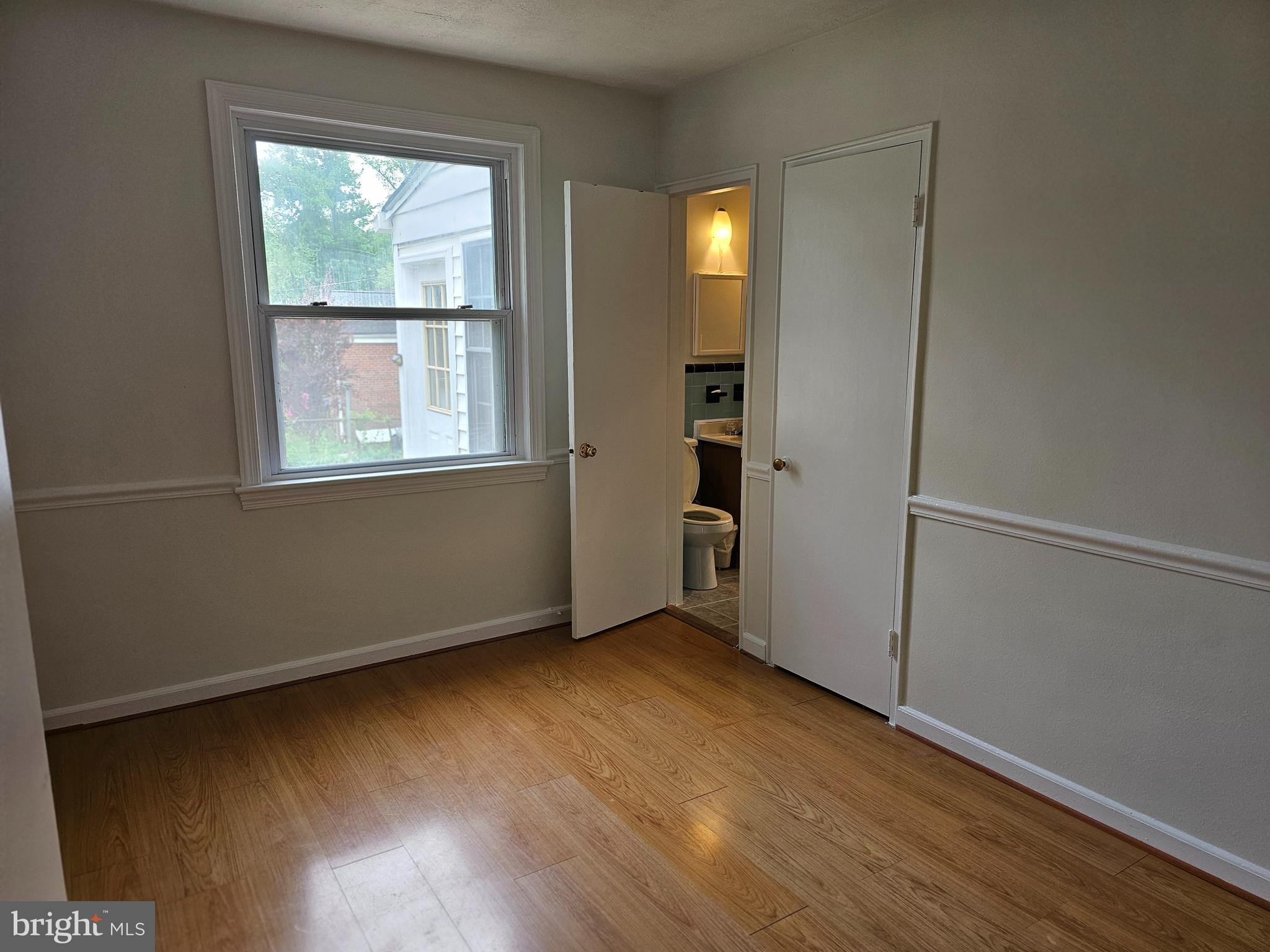 MONTGOMERY KNOLLS - Residential
