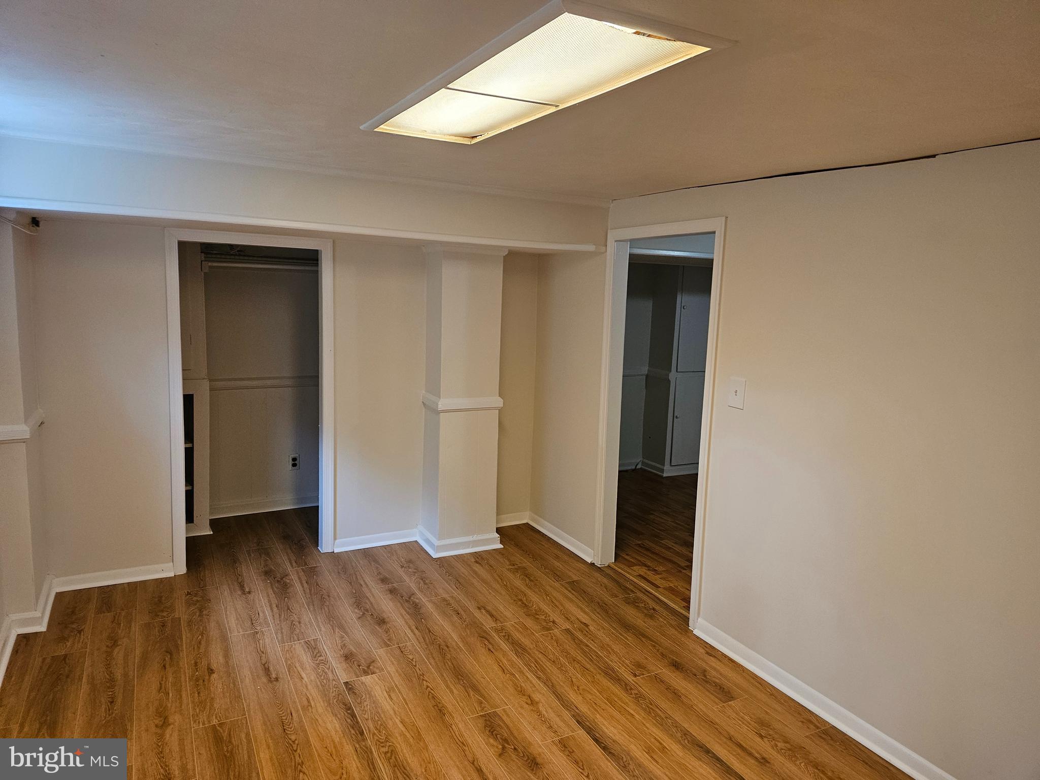 MONTGOMERY KNOLLS - Residential