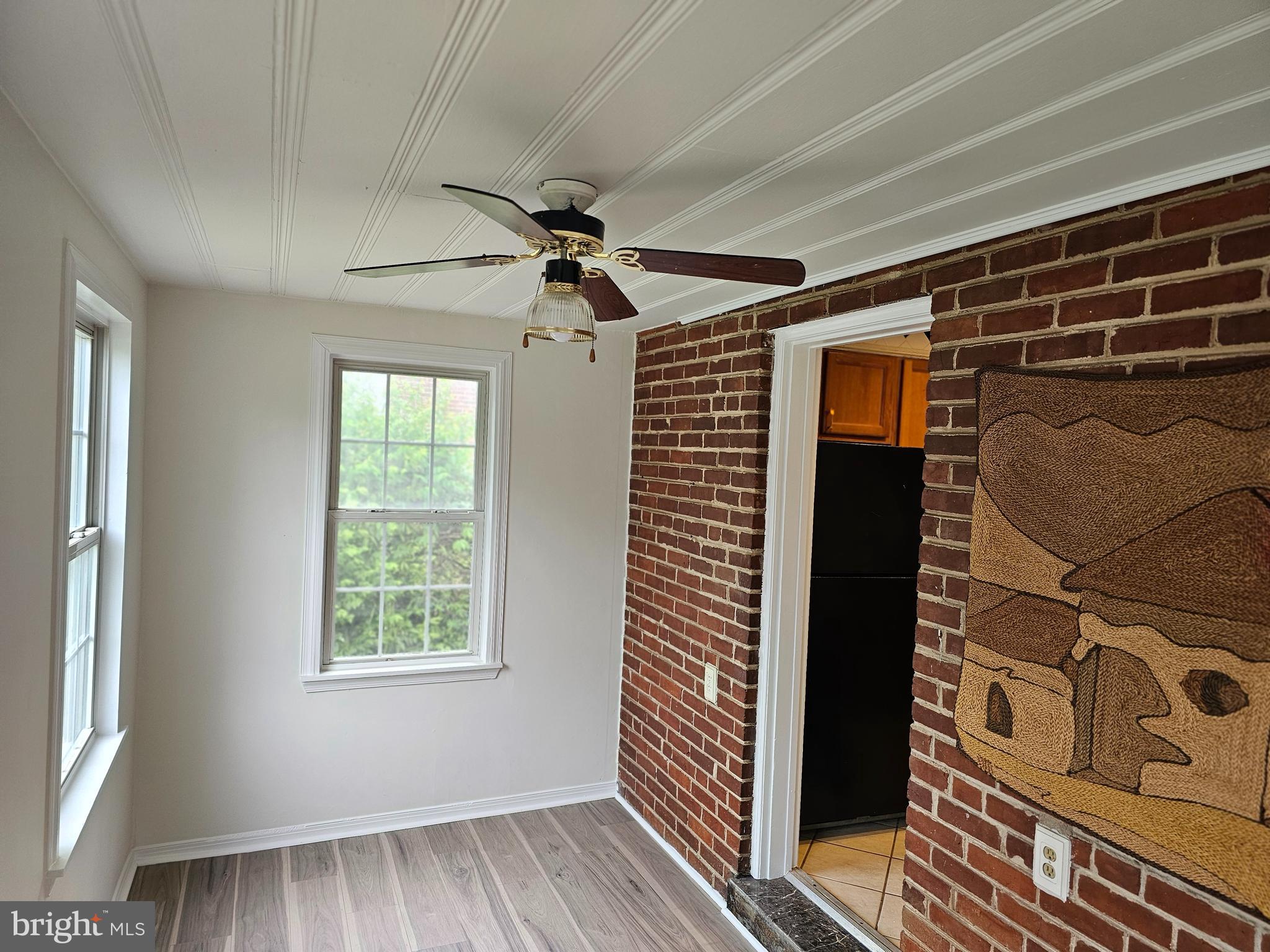 MONTGOMERY KNOLLS - Residential