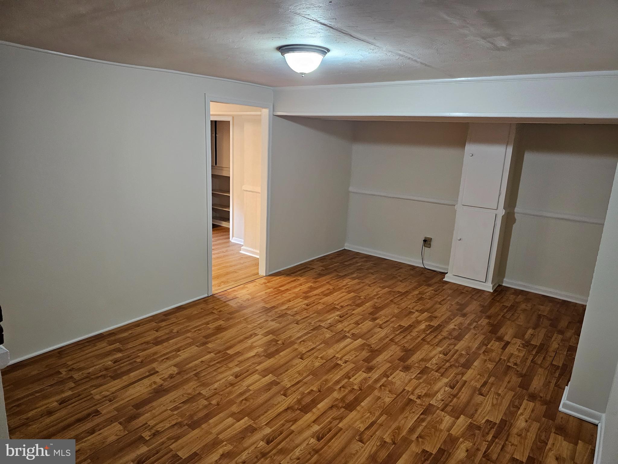 MONTGOMERY KNOLLS - Residential