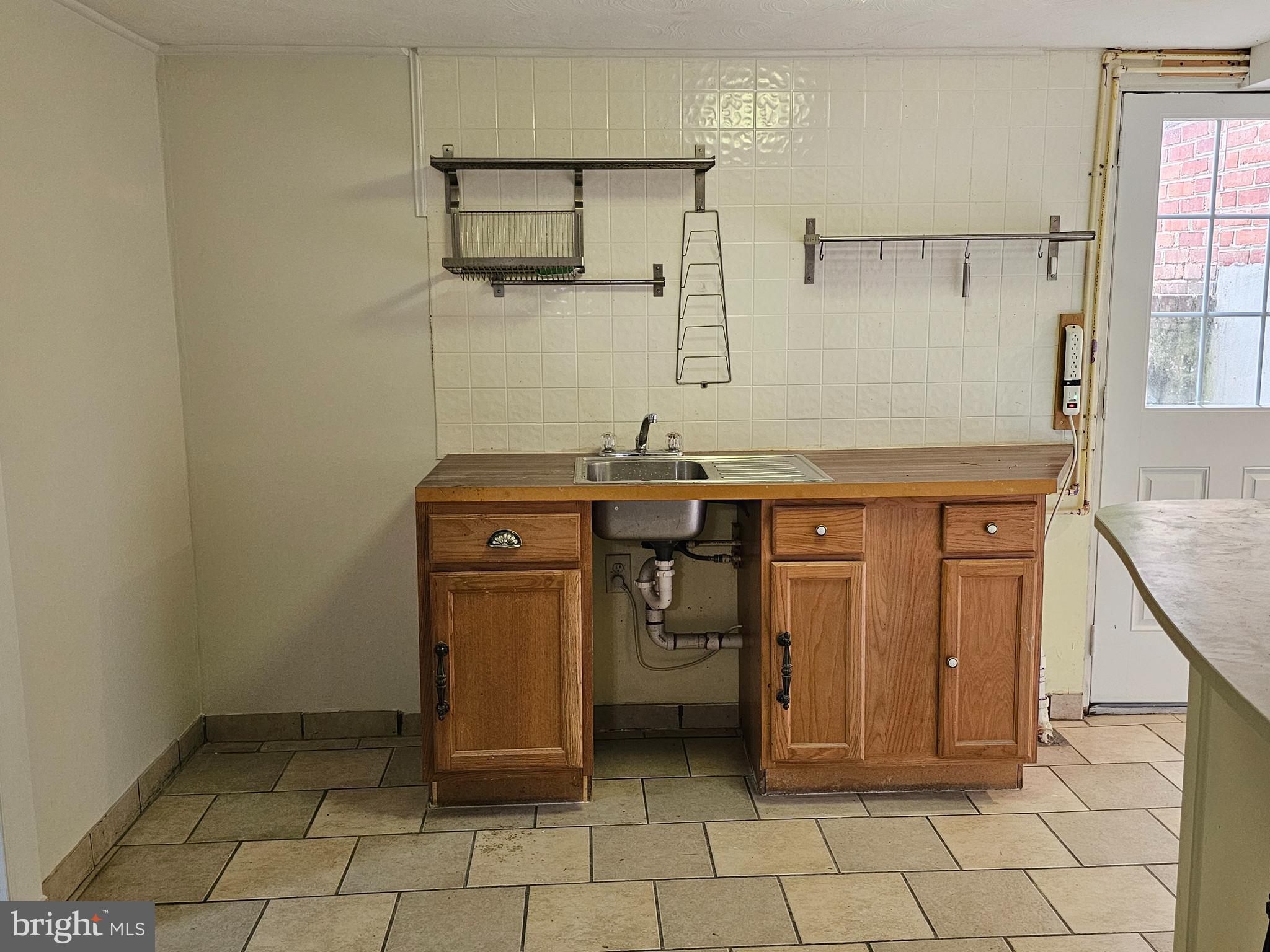 MONTGOMERY KNOLLS - Residential