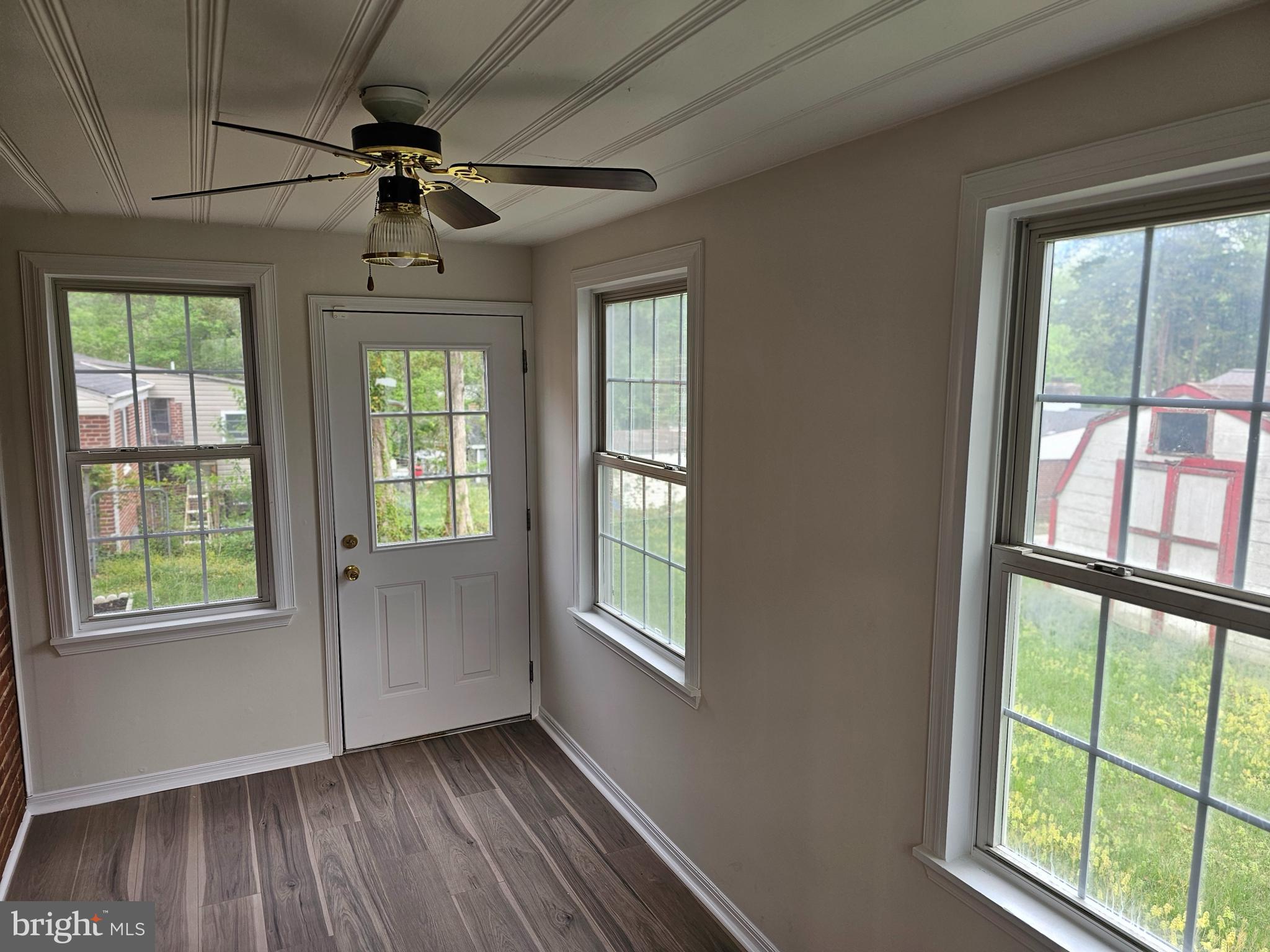 MONTGOMERY KNOLLS - Residential
