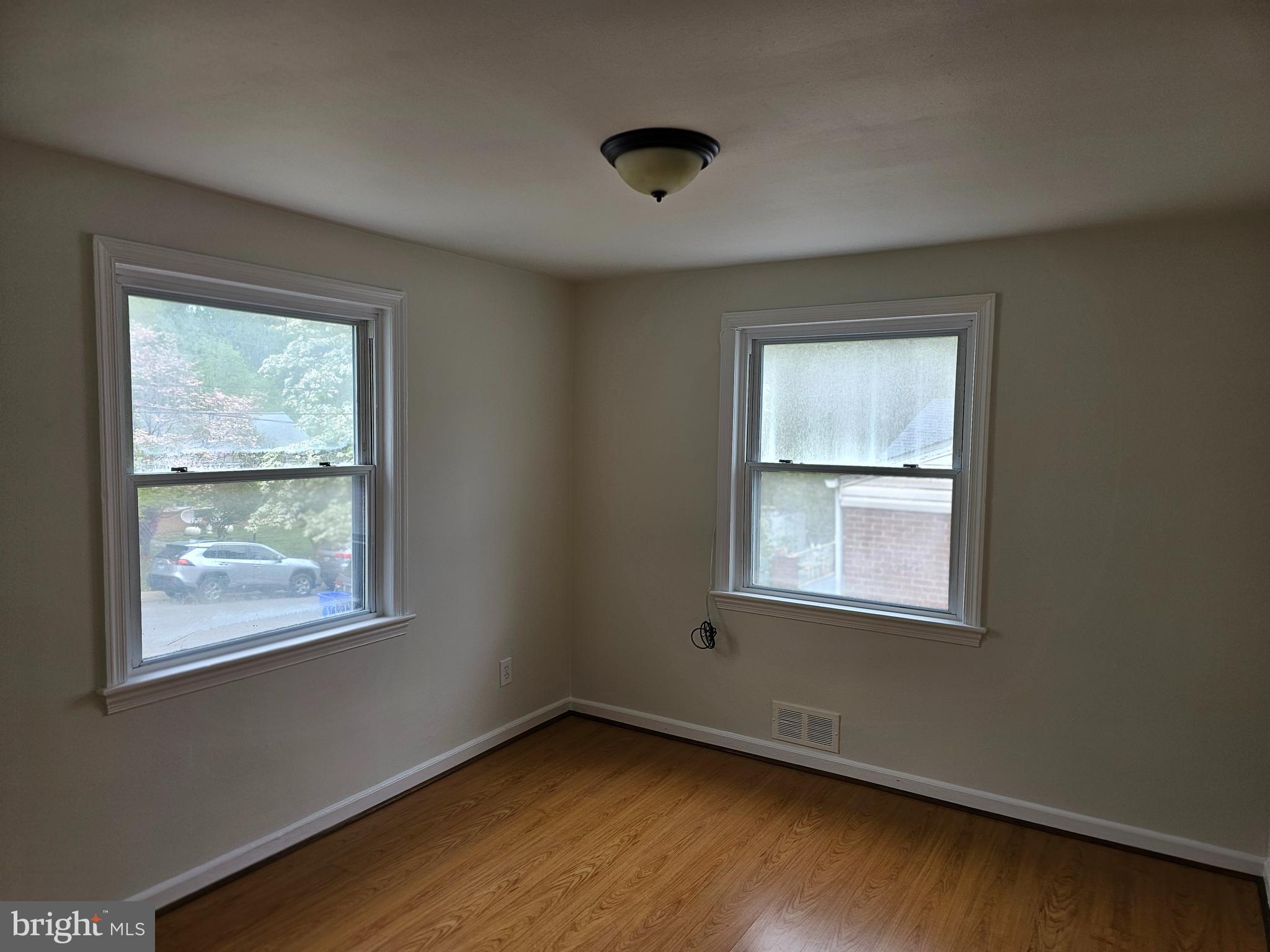 MONTGOMERY KNOLLS - Residential