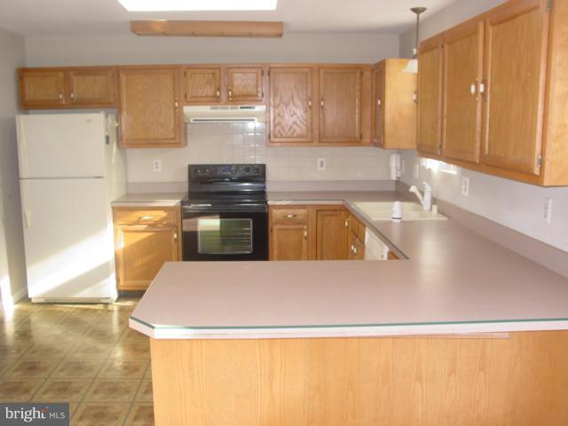 WHISPERING MEADOWS - Residential