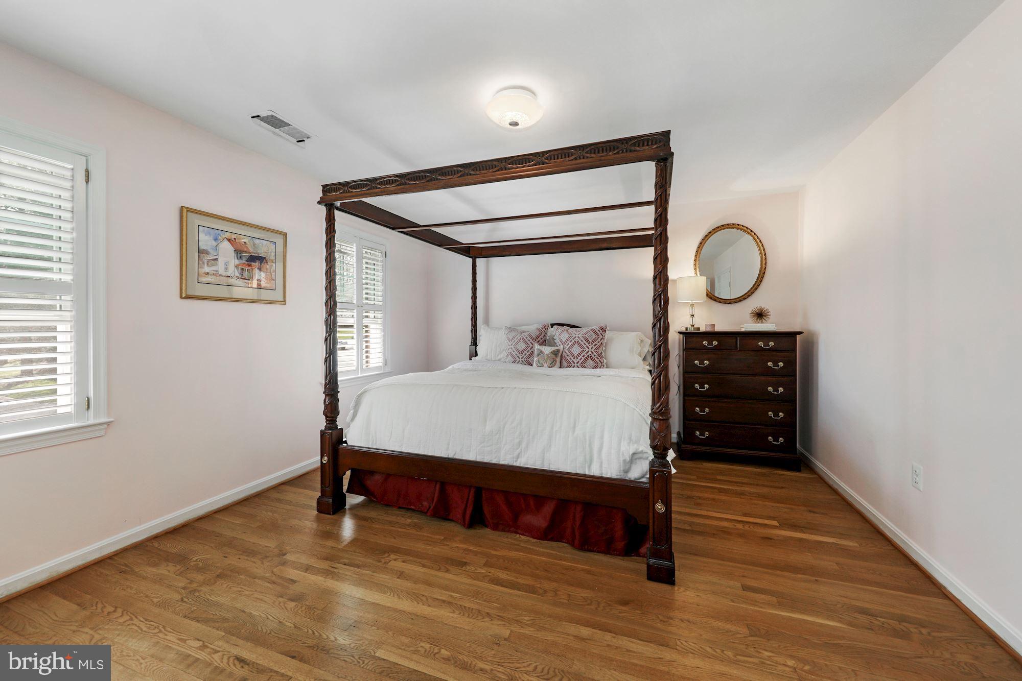 RIVER FALLS - Residential