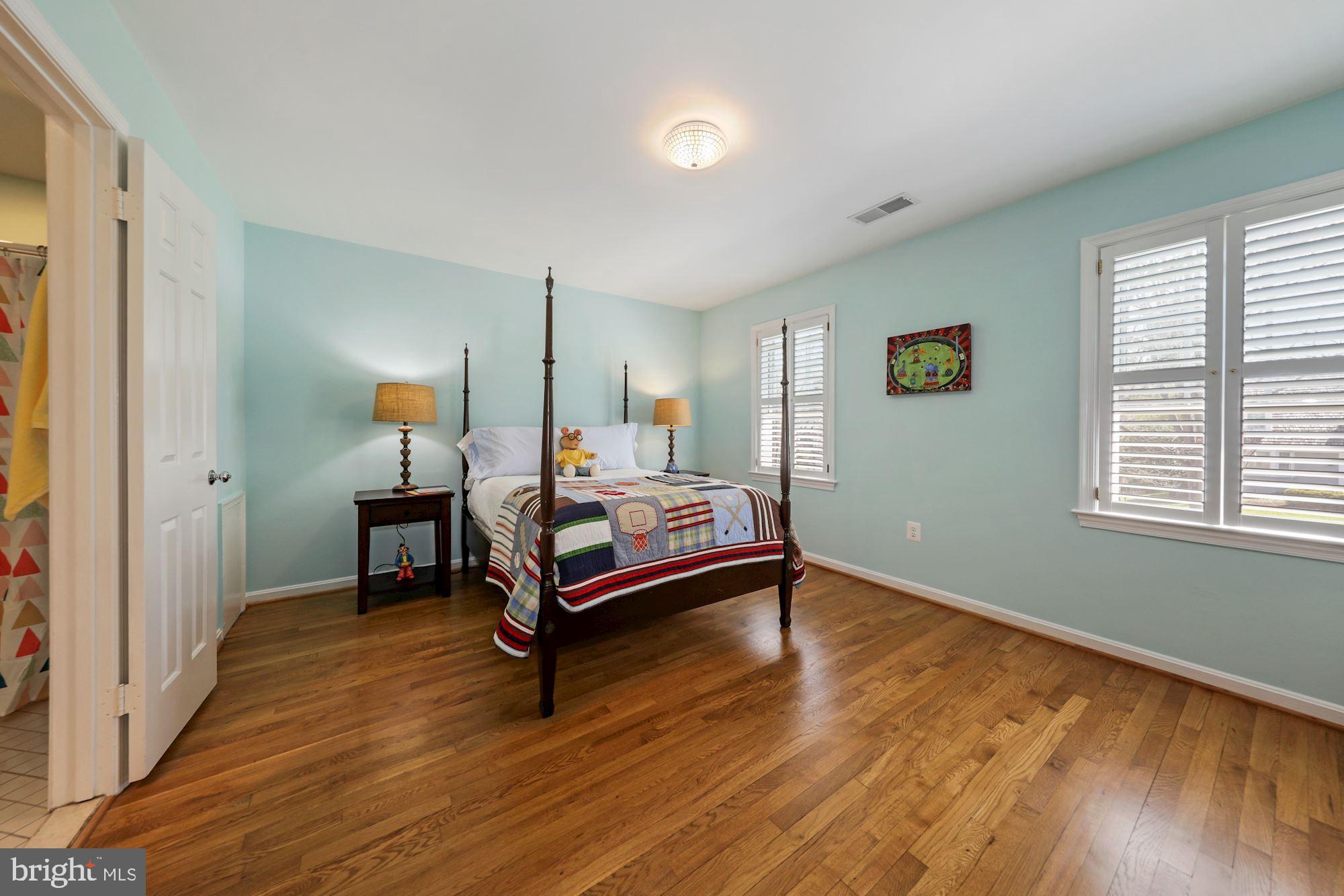 RIVER FALLS - Residential