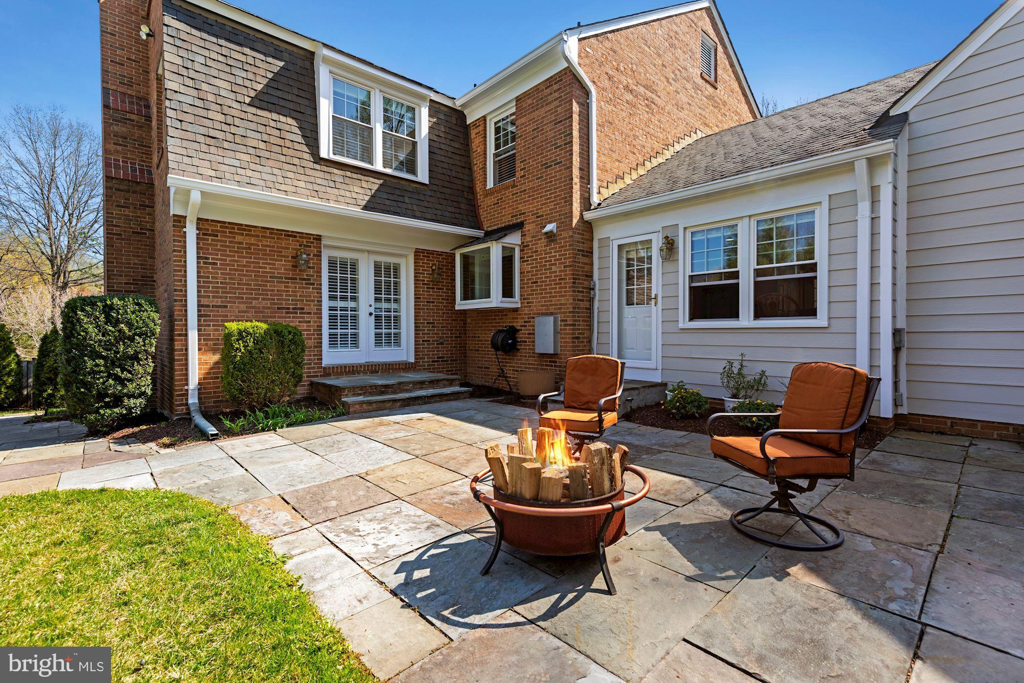 RIVER FALLS - Residential