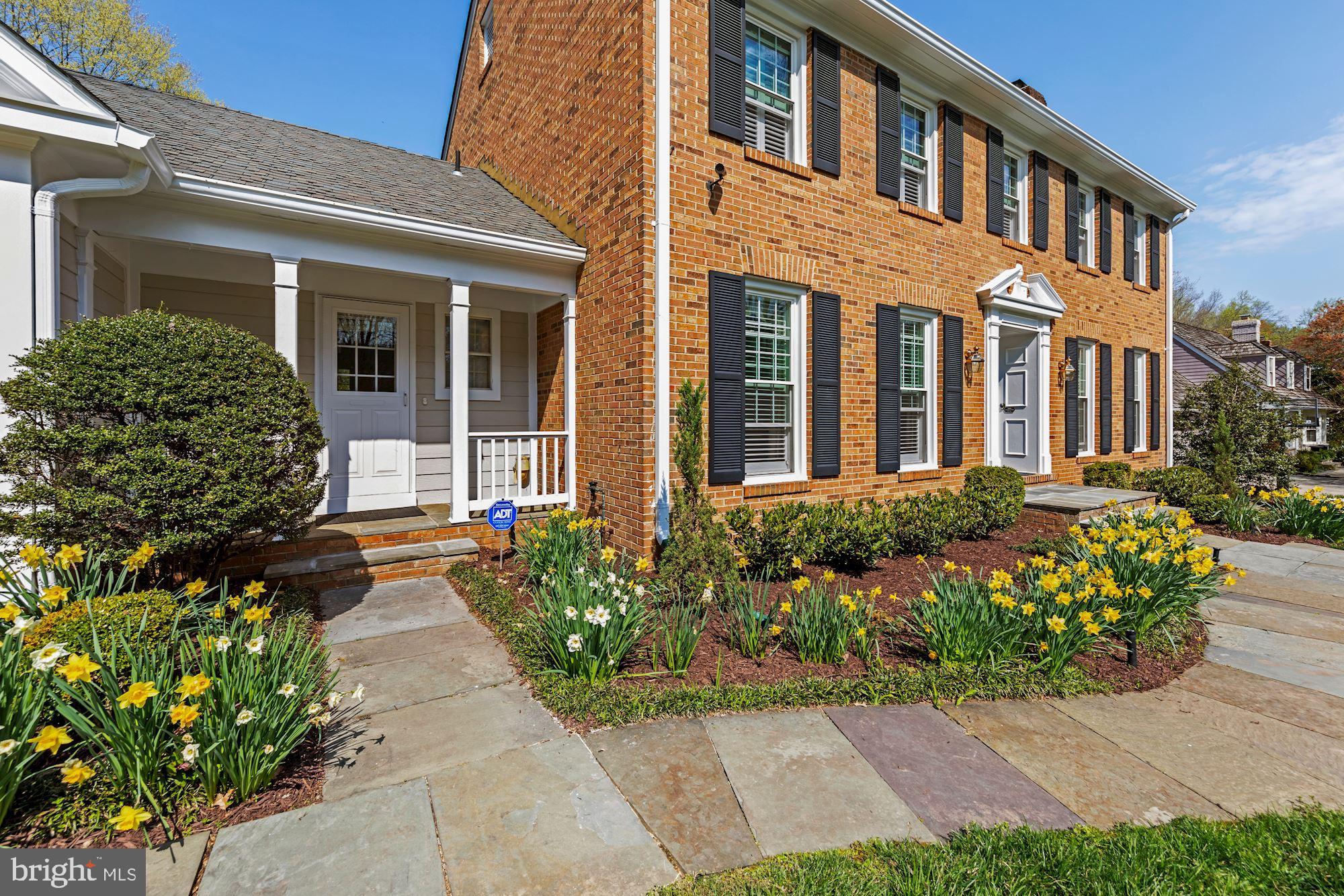 RIVER FALLS - Residential