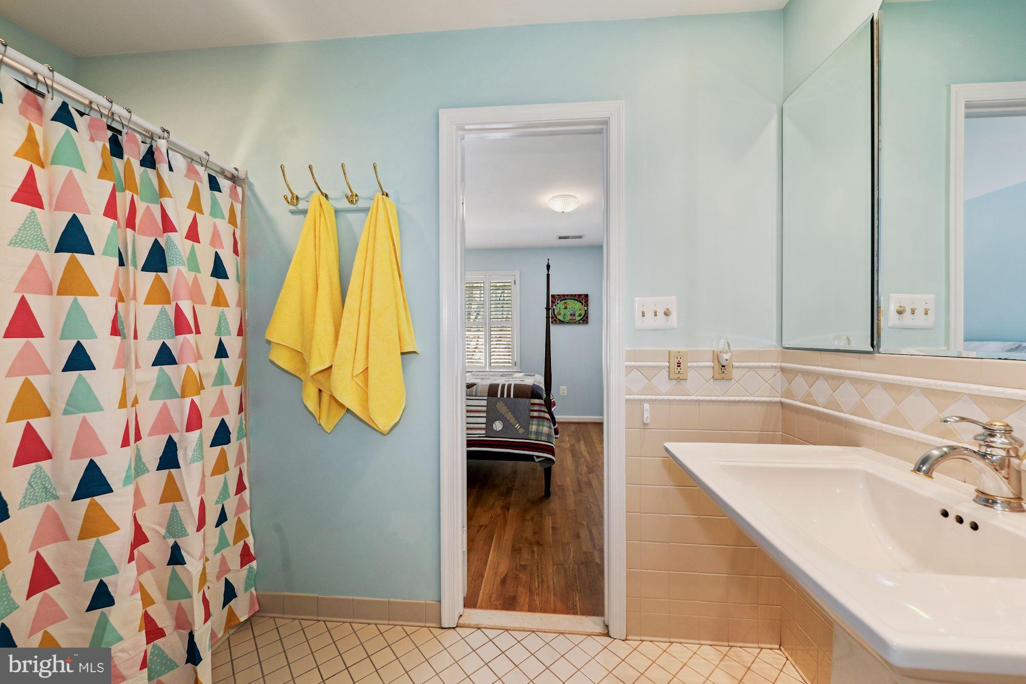 RIVER FALLS - Residential