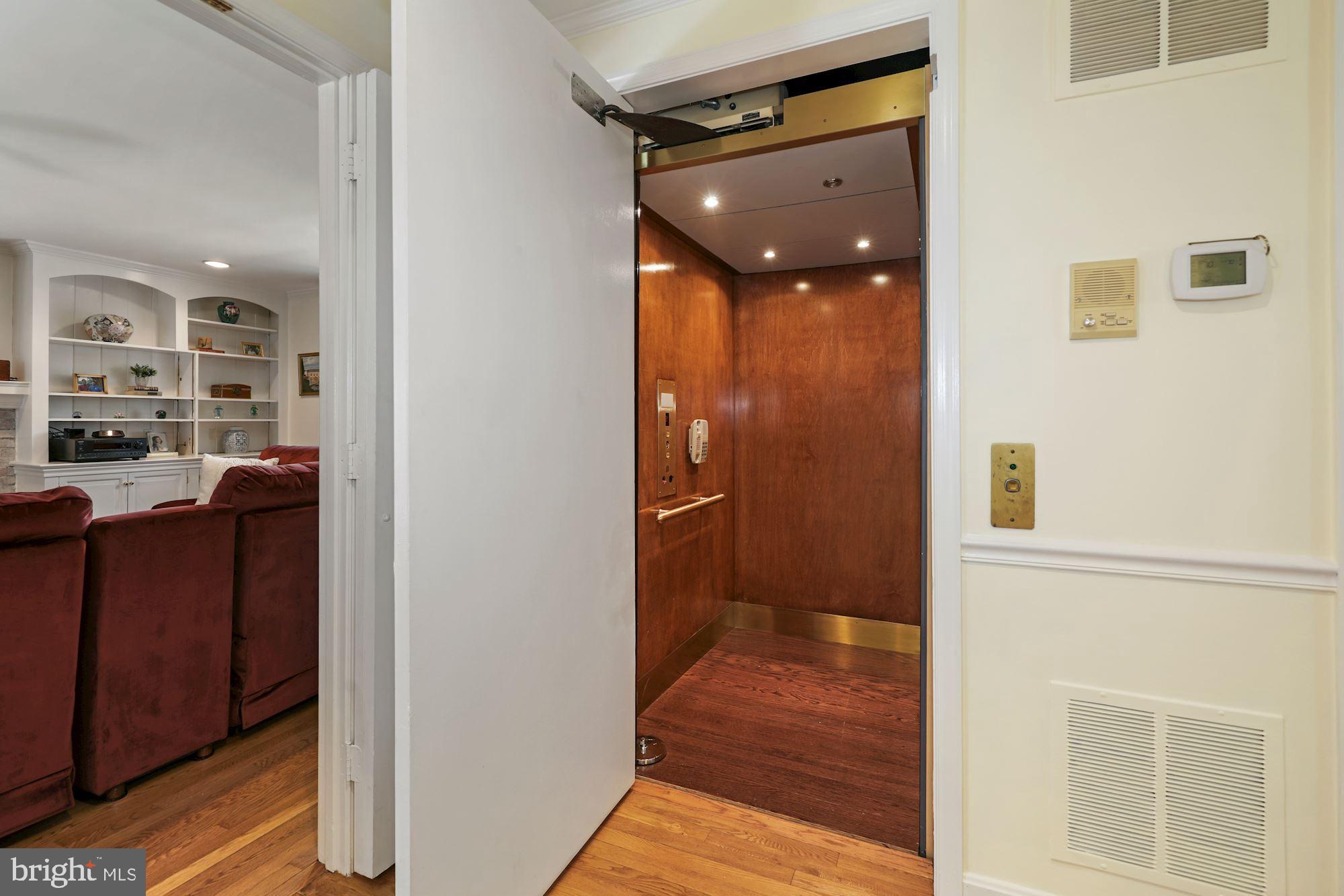 RIVER FALLS - Residential