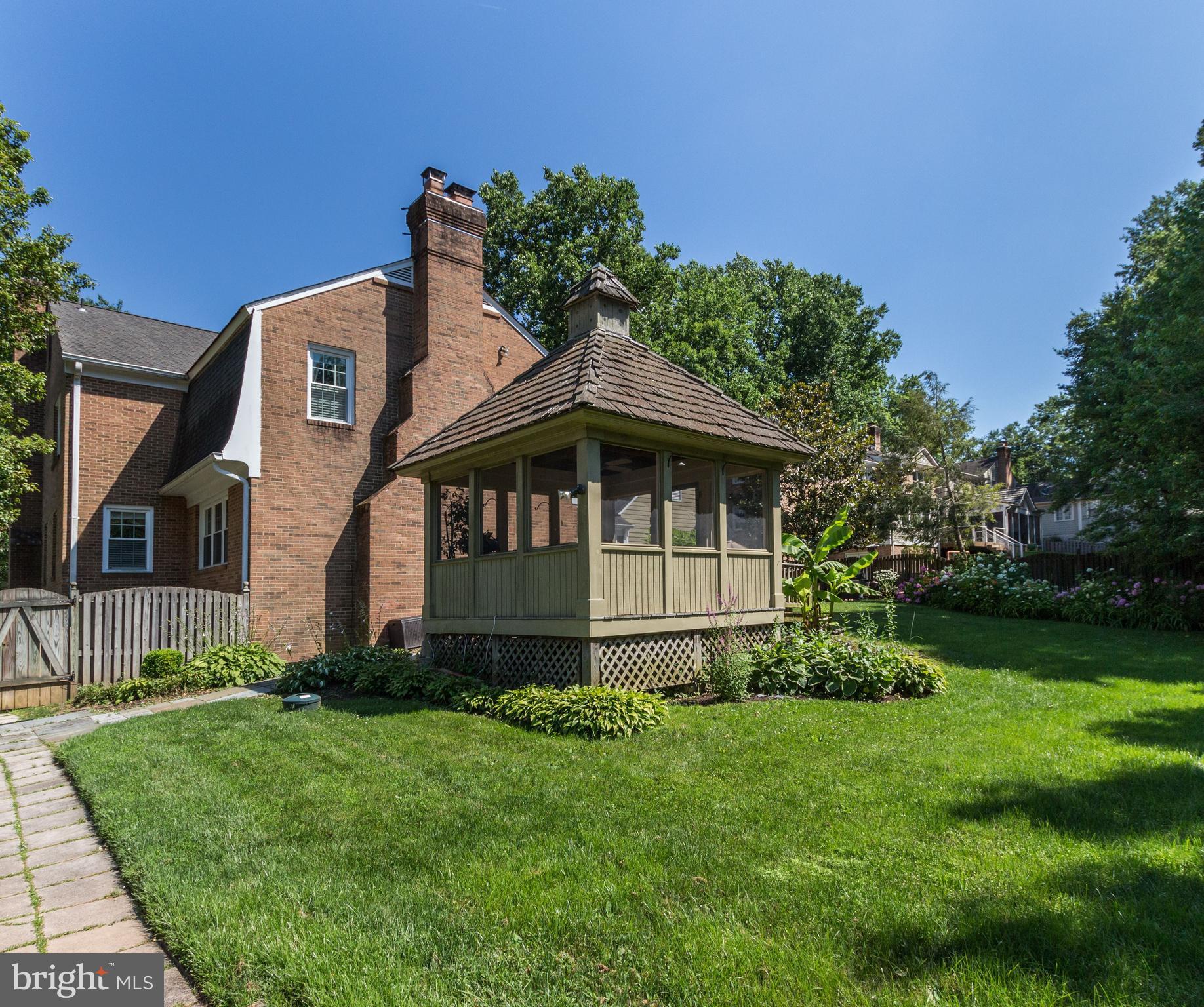 RIVER FALLS - Residential