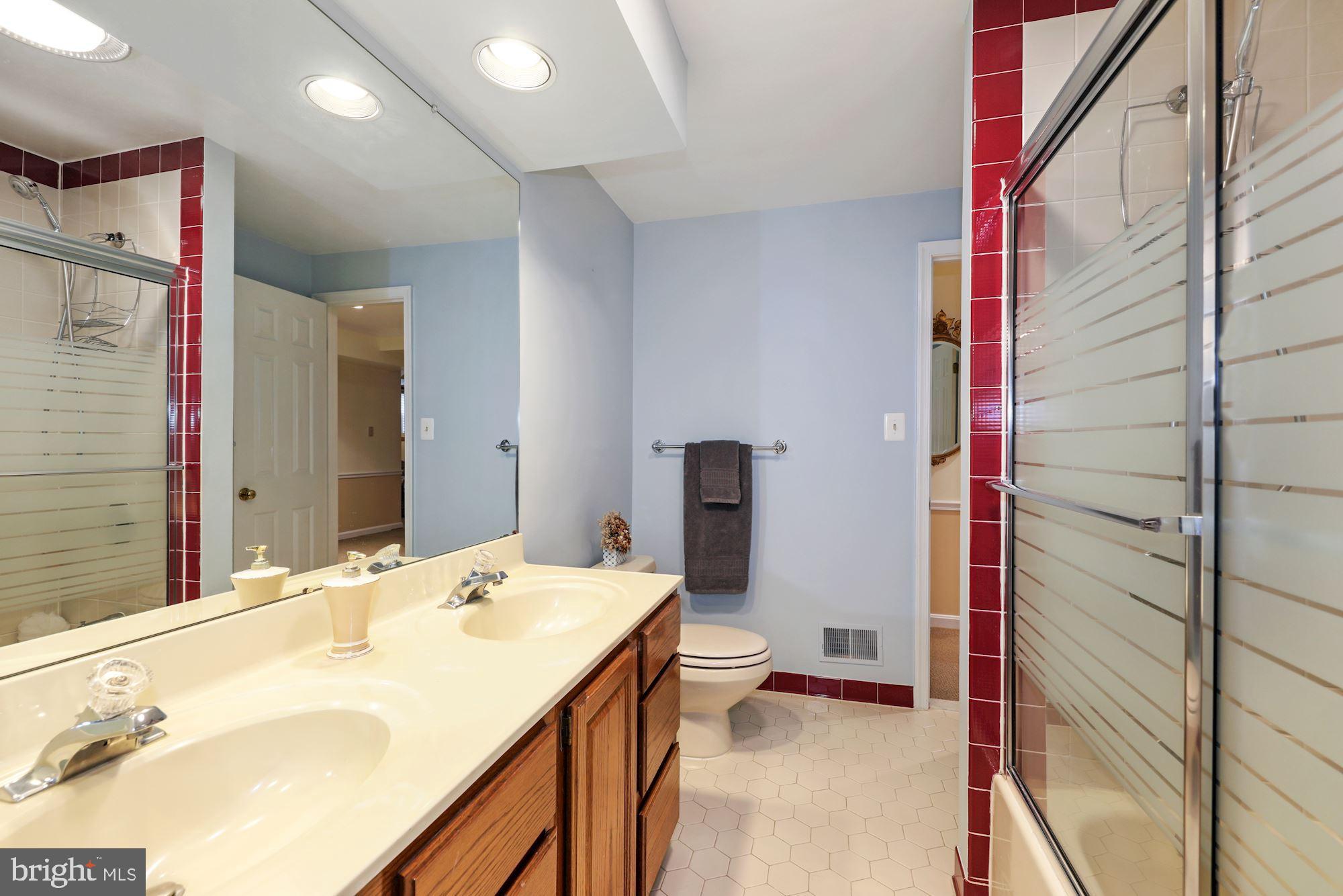 RIVER FALLS - Residential