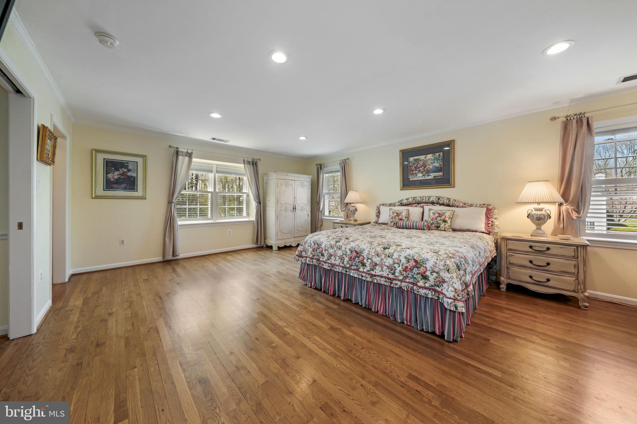 RIVER FALLS - Residential