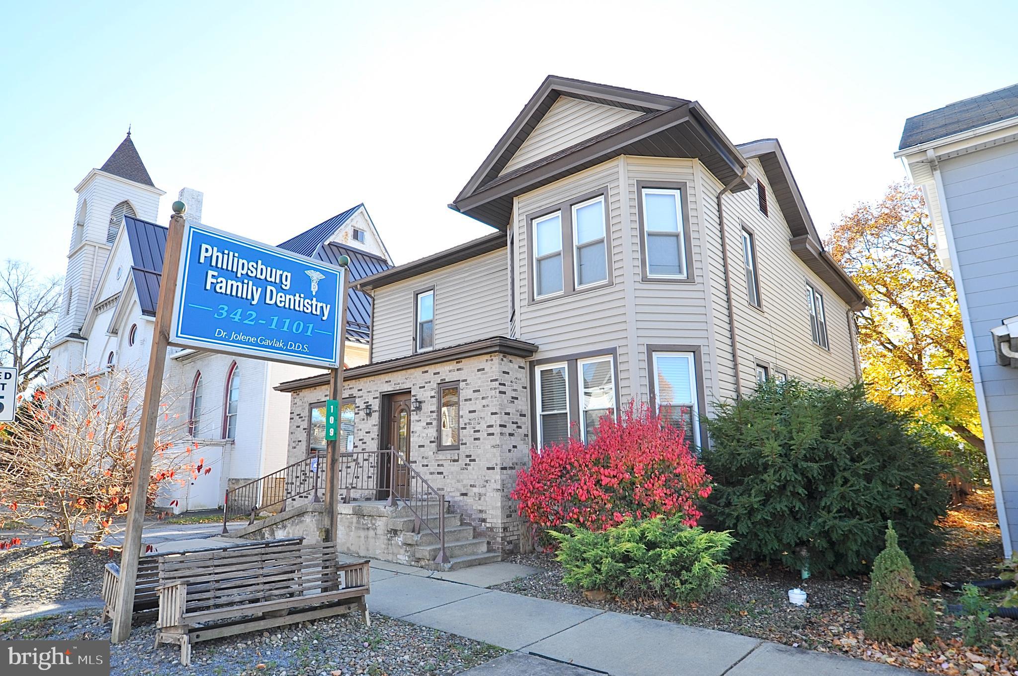 109 & 109B N CENTRE STREET