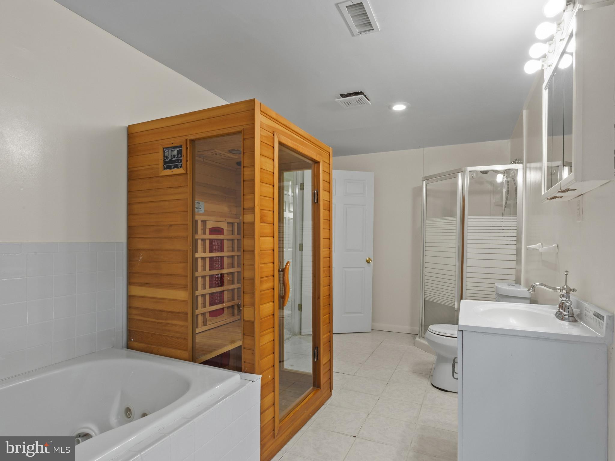WESTPHALIA WOODS - Residential