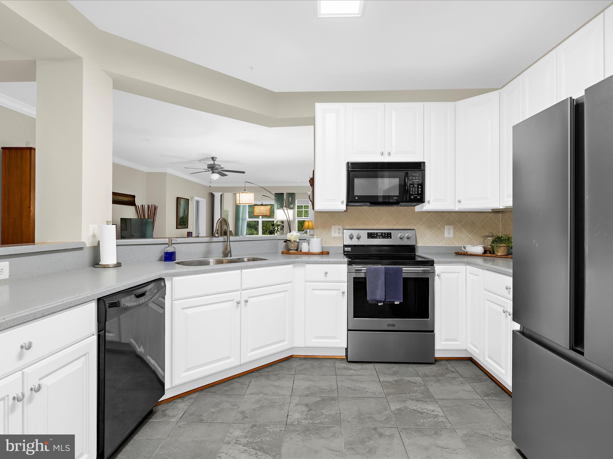 DEEP HARBOUR - Residential