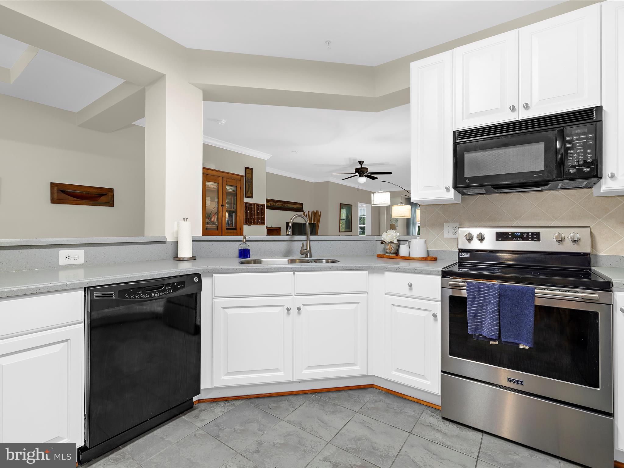 DEEP HARBOUR - Residential