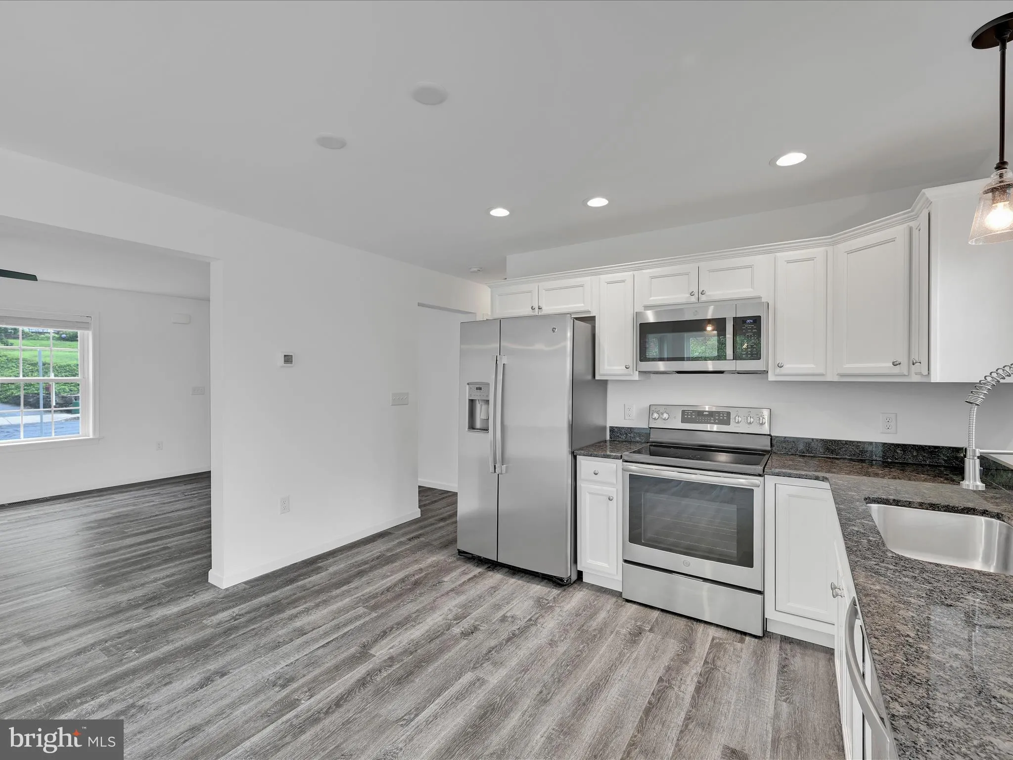 Ephrata, Pennsylvania 17522, United States, 4 Bedrooms Bedrooms, ,3 BathroomsBathrooms,Residential,Active,190525