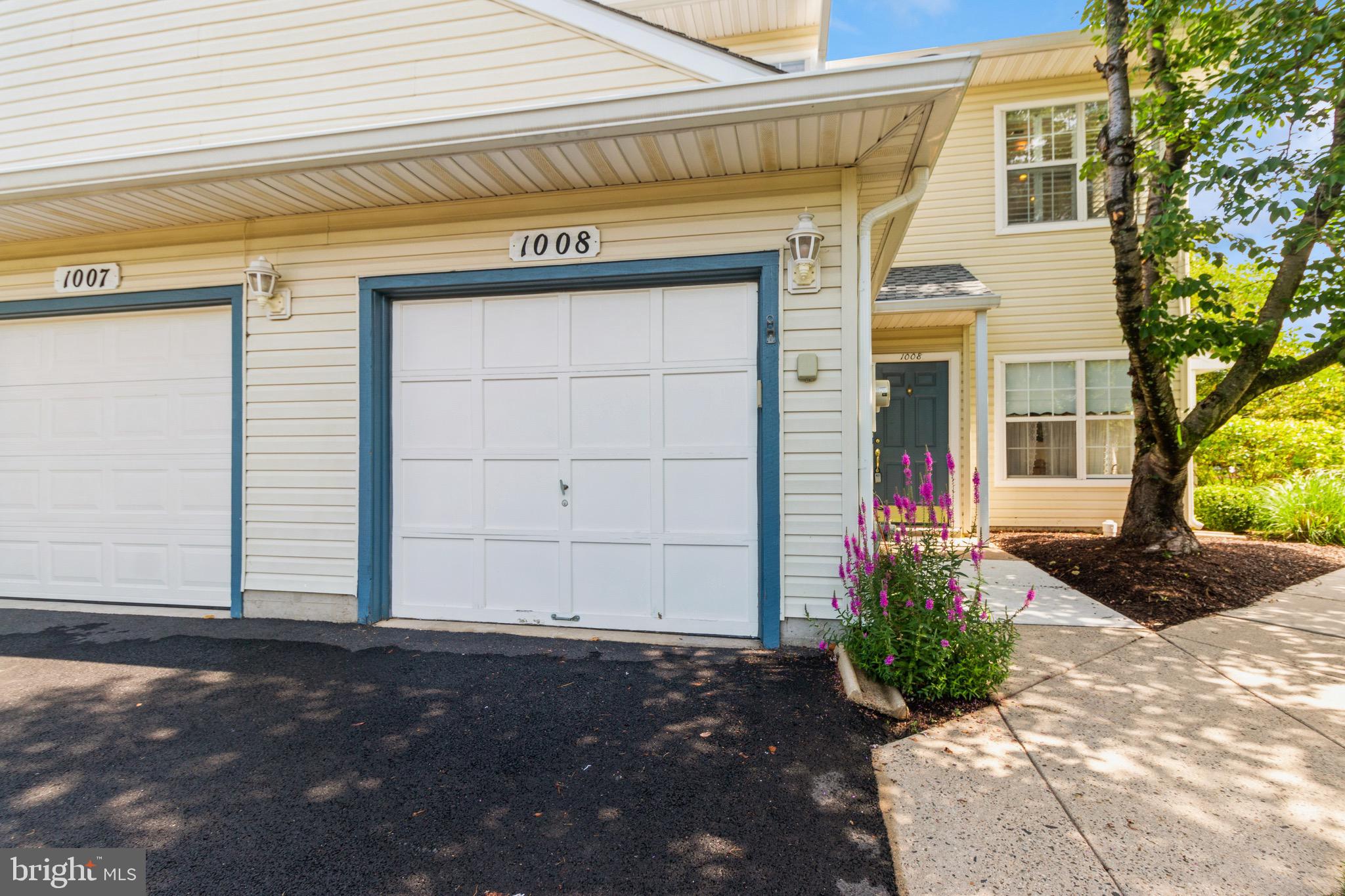 BROOKSTONE - Residential