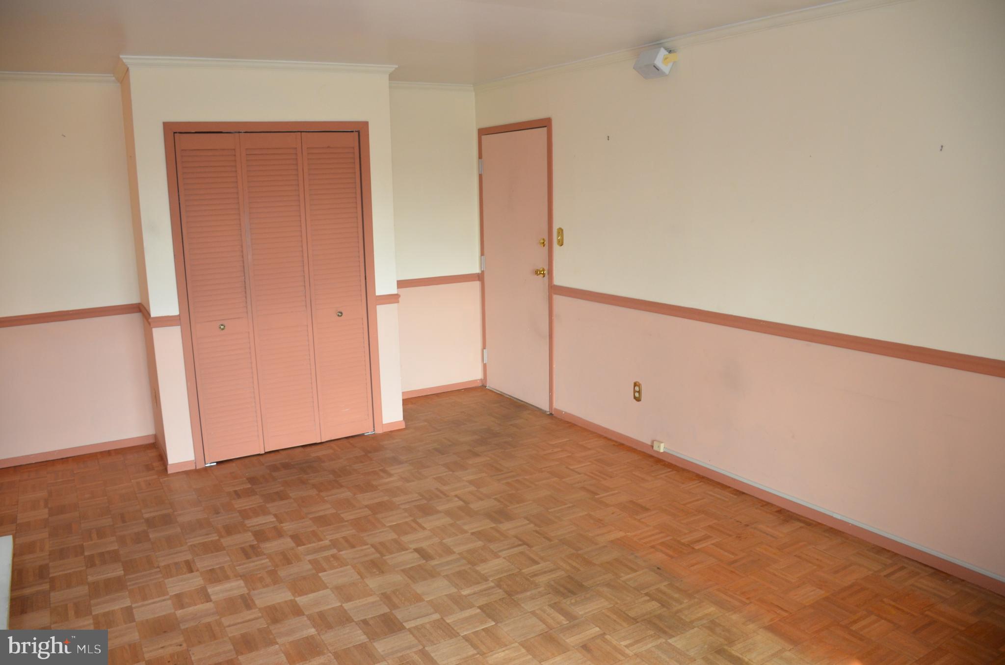 731 GOVERNOR HOUSE CIRCLE 74