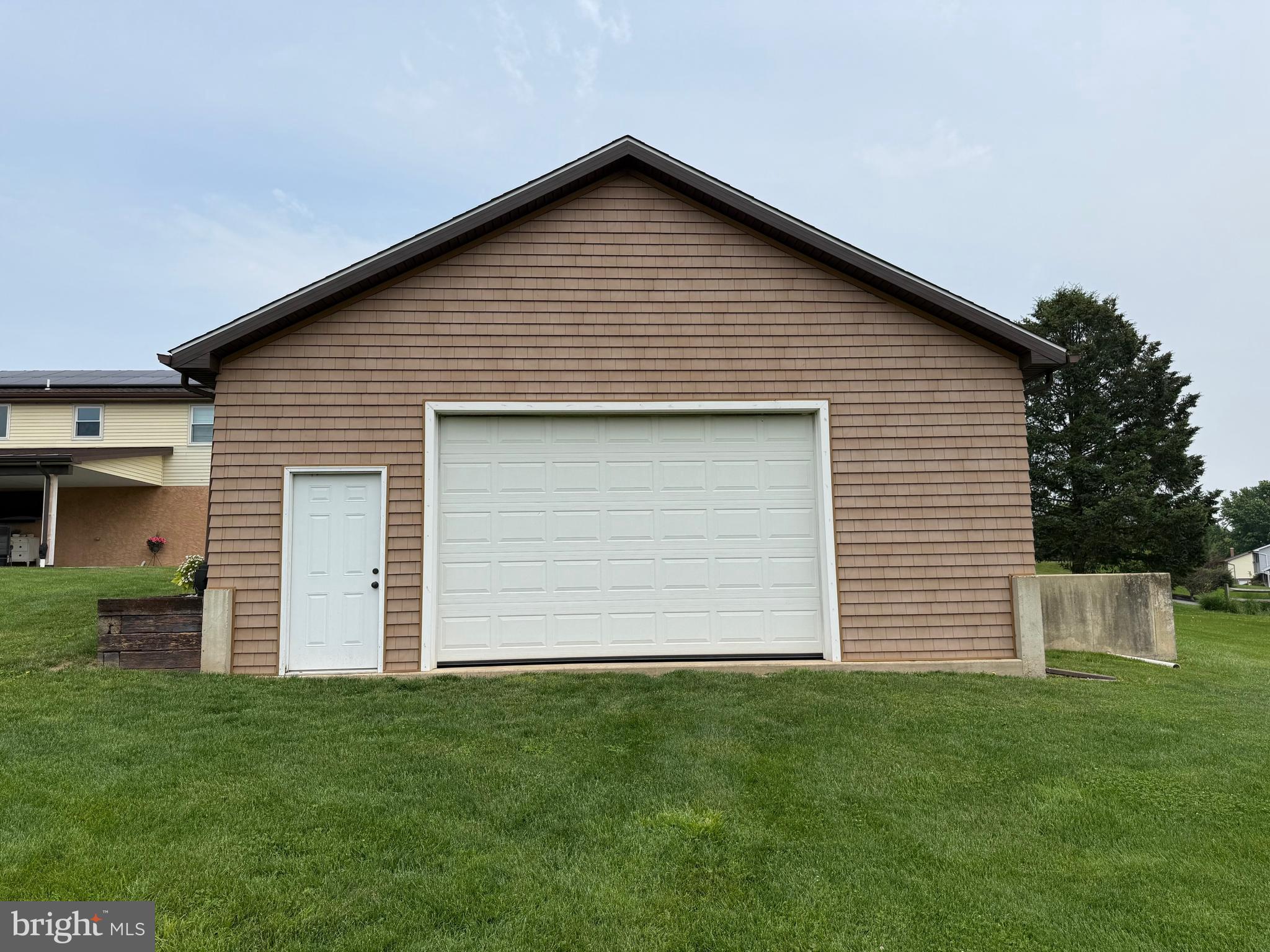 191 MEADOW DRIVE