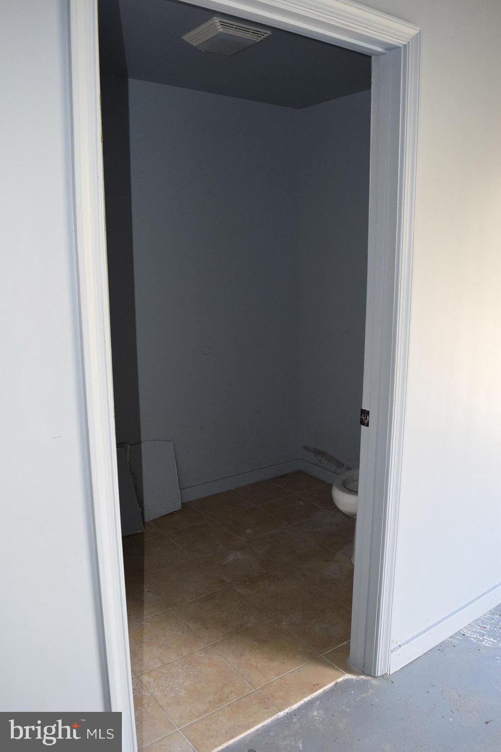 FREDERICKSBURG CITY - Commercial Lease