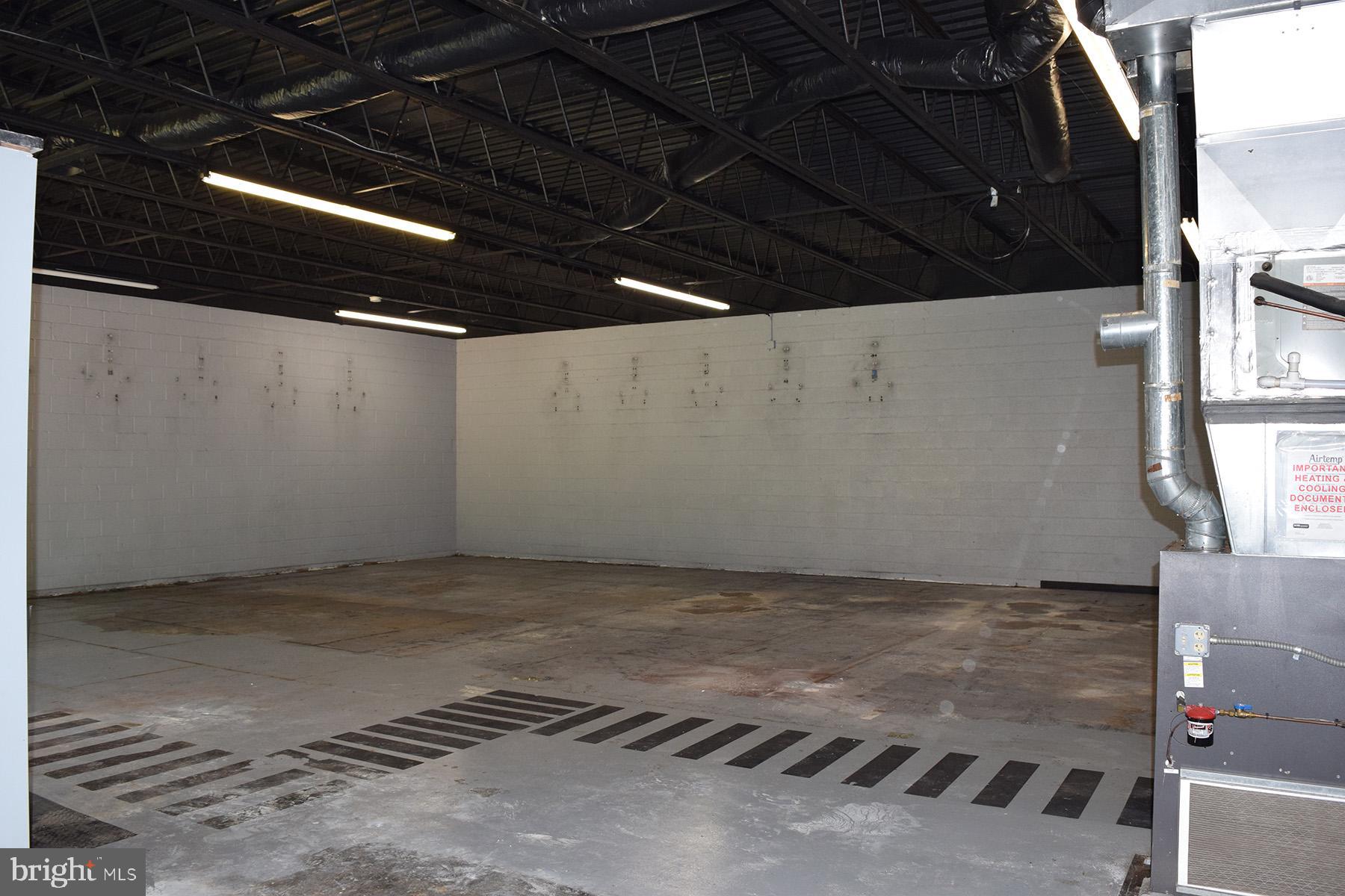 FREDERICKSBURG CITY - Commercial Lease