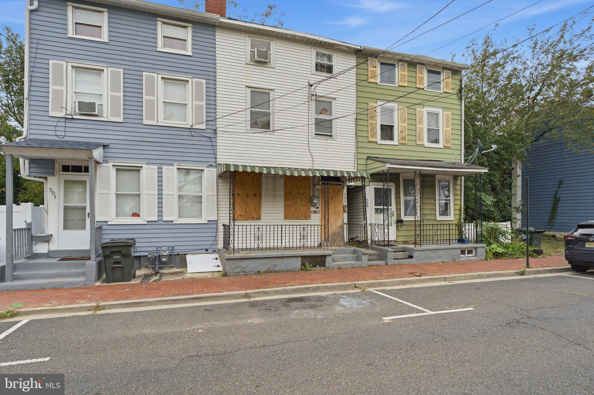 507 LAWRENCE STREET