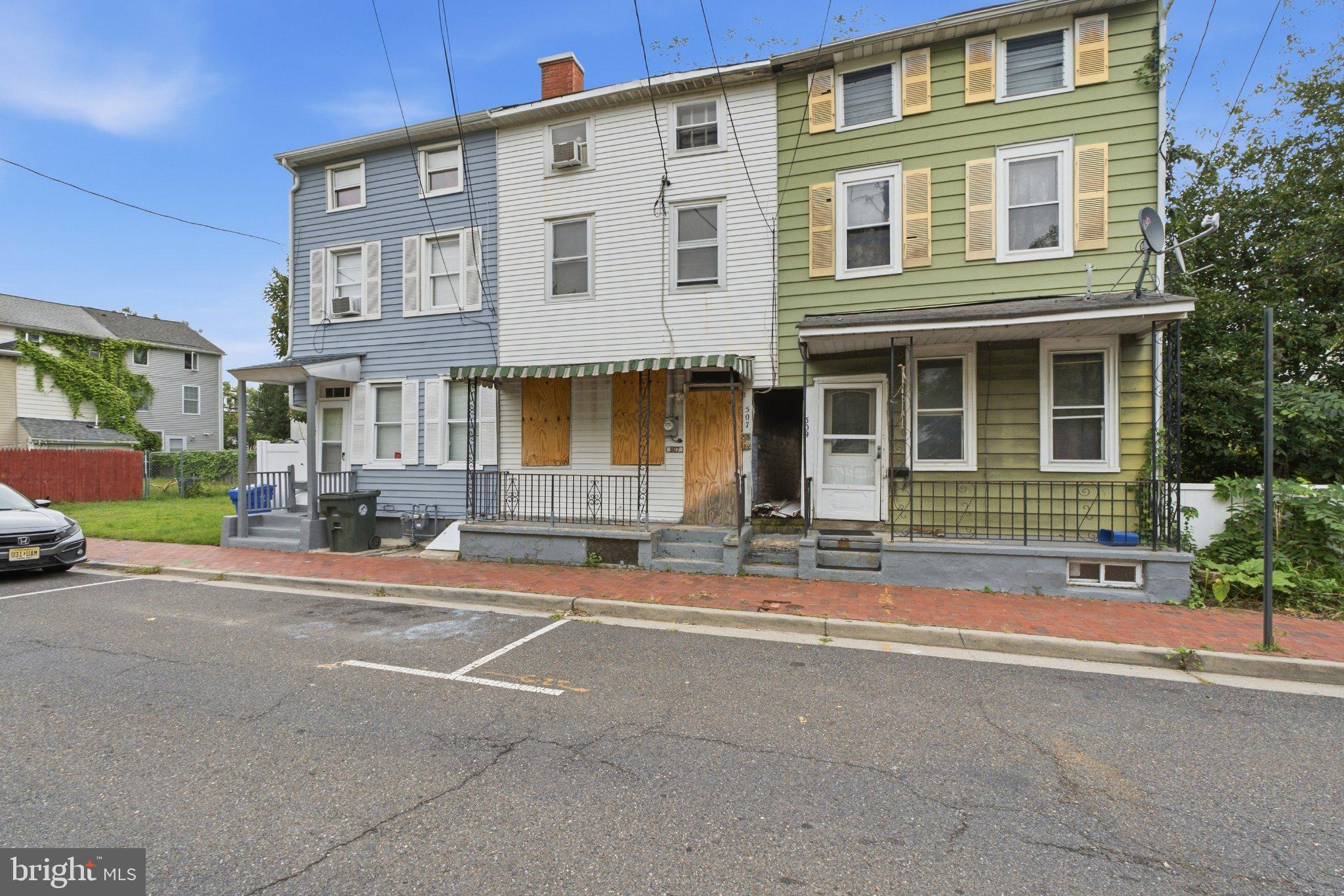 507 LAWRENCE STREET