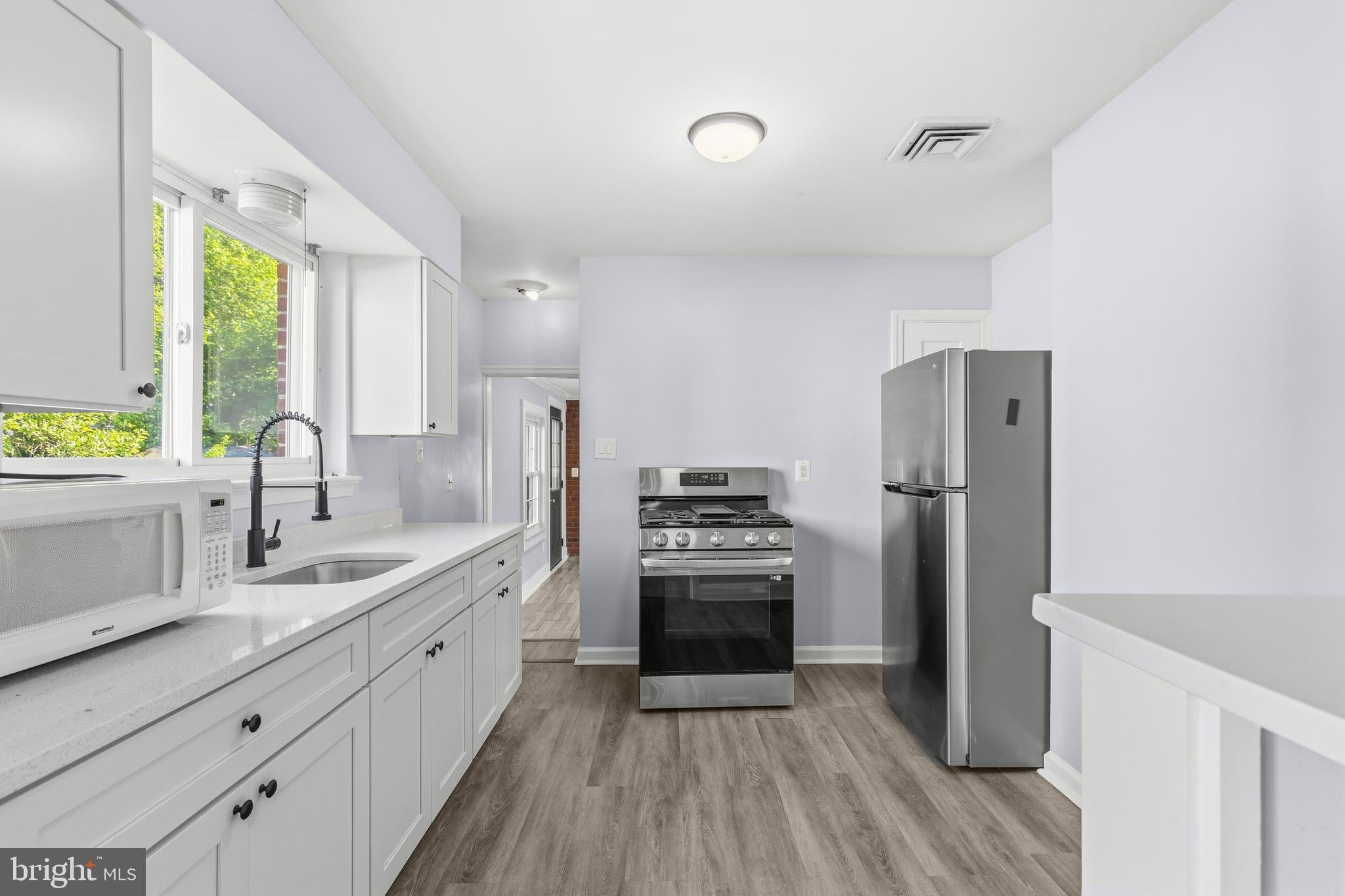 2200 BEECHWOOD ROAD