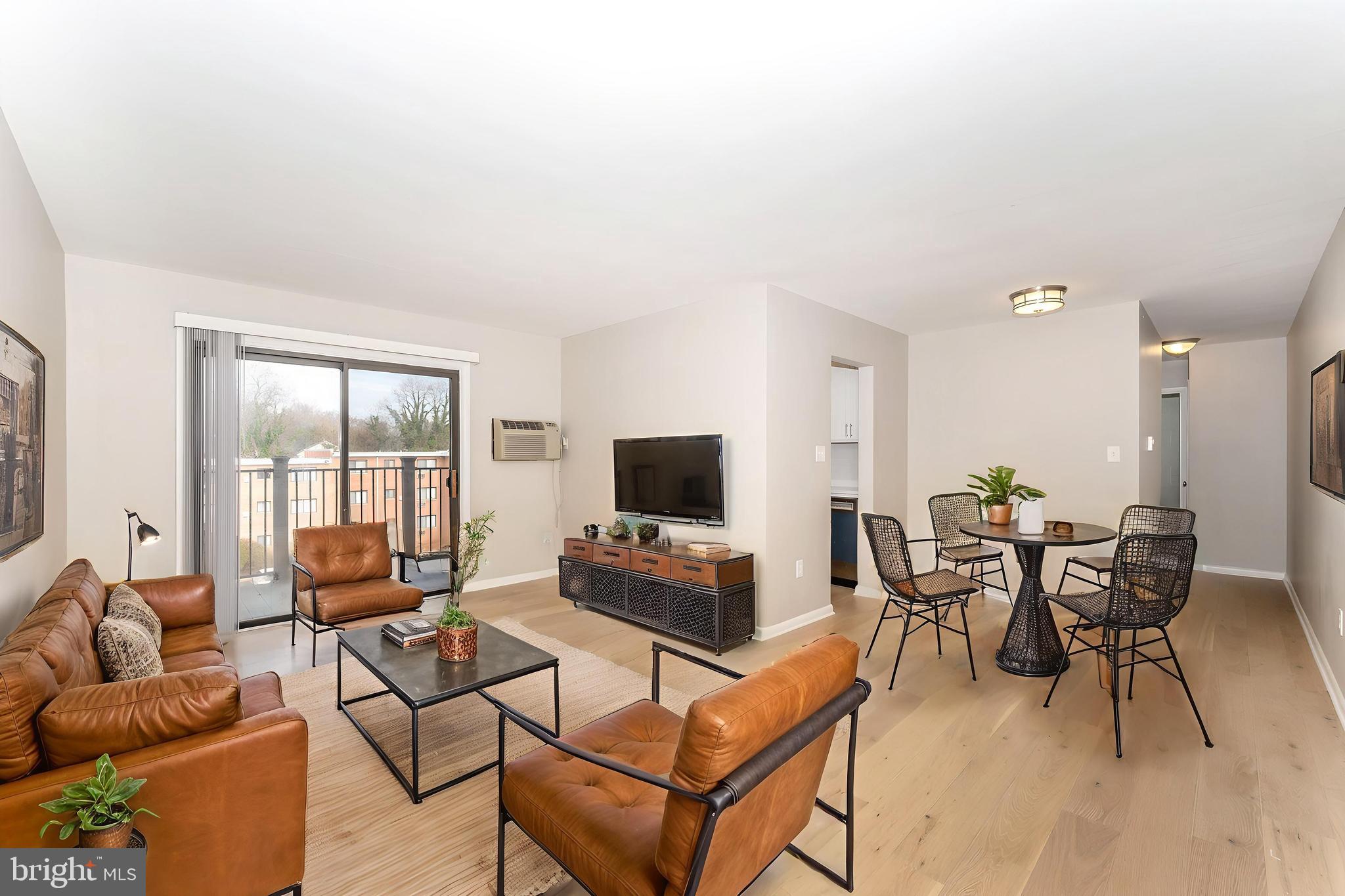 JAMES LEE CONDO - Residential