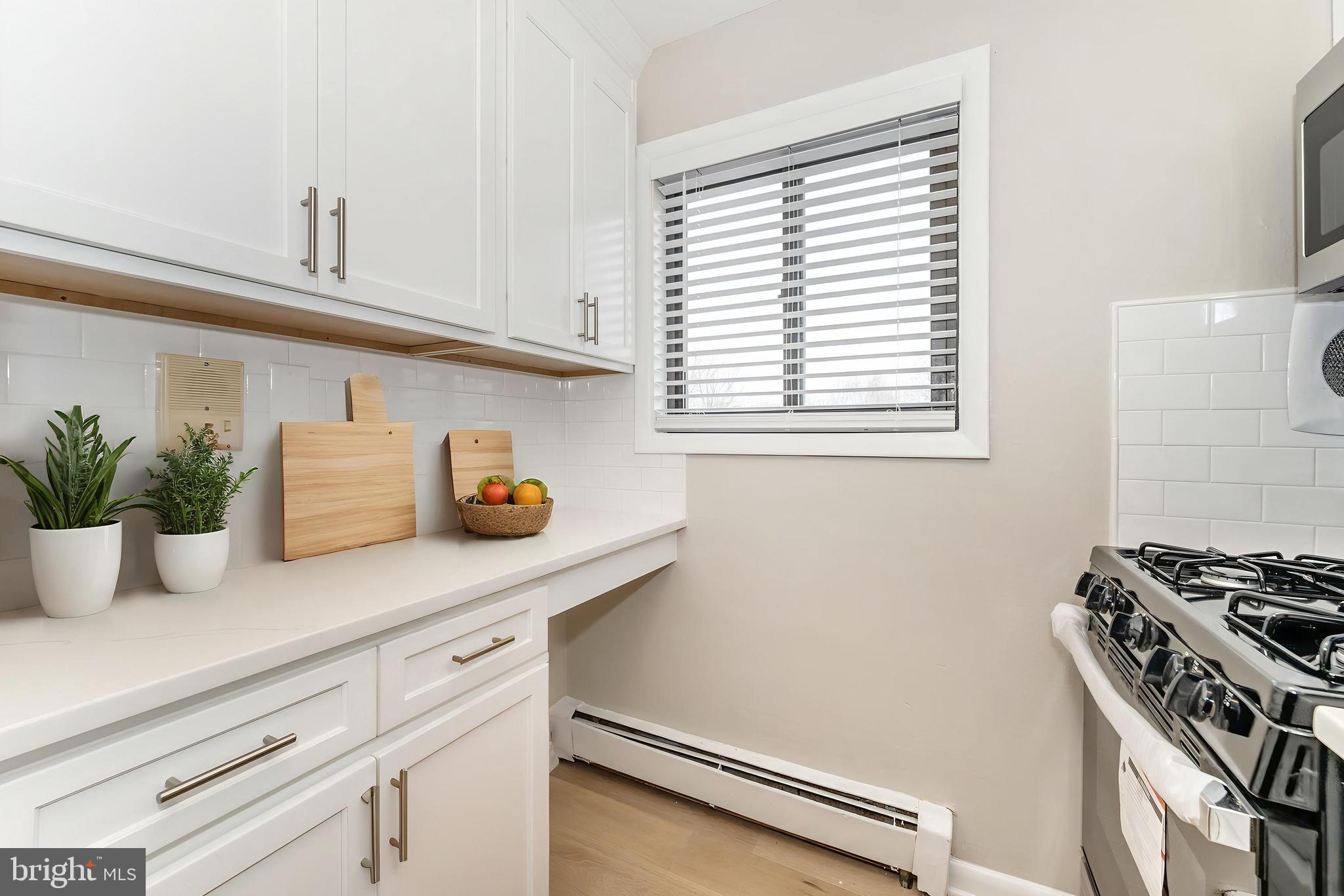 JAMES LEE CONDO - Residential