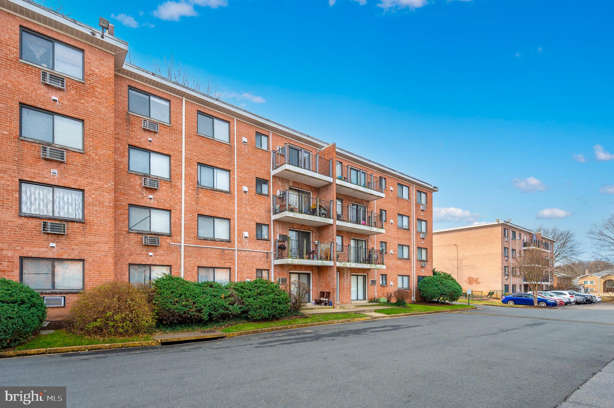 JAMES LEE CONDO - Residential