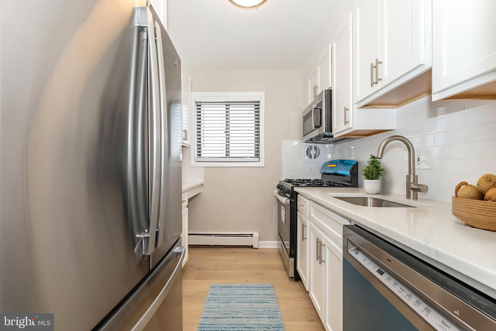 JAMES LEE CONDO - Residential