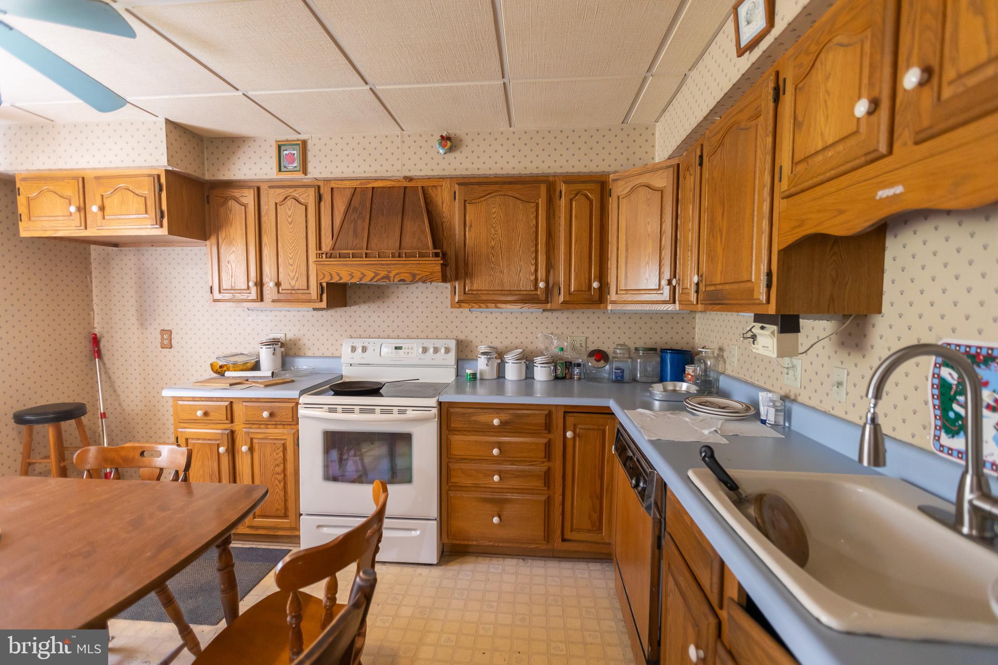 YORKVILLE - Residential