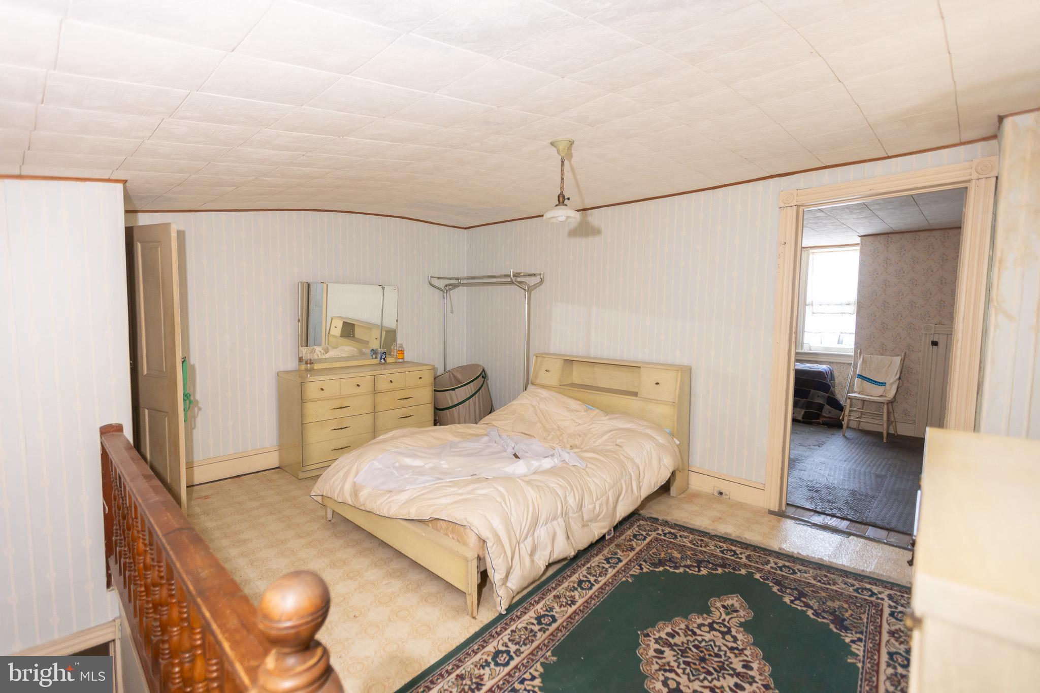 YORKVILLE - Residential