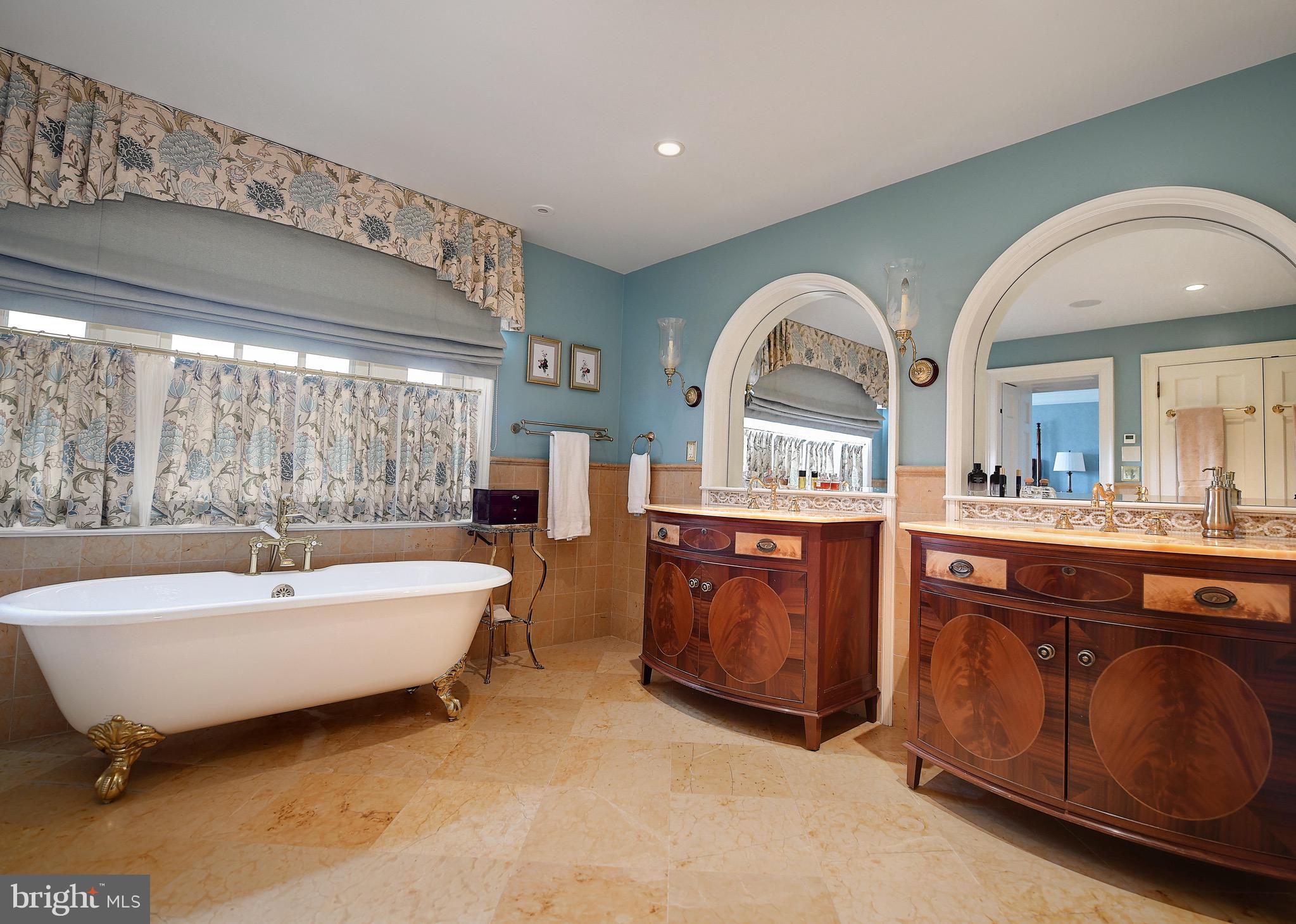 BOHEMIA MANOR - Residential