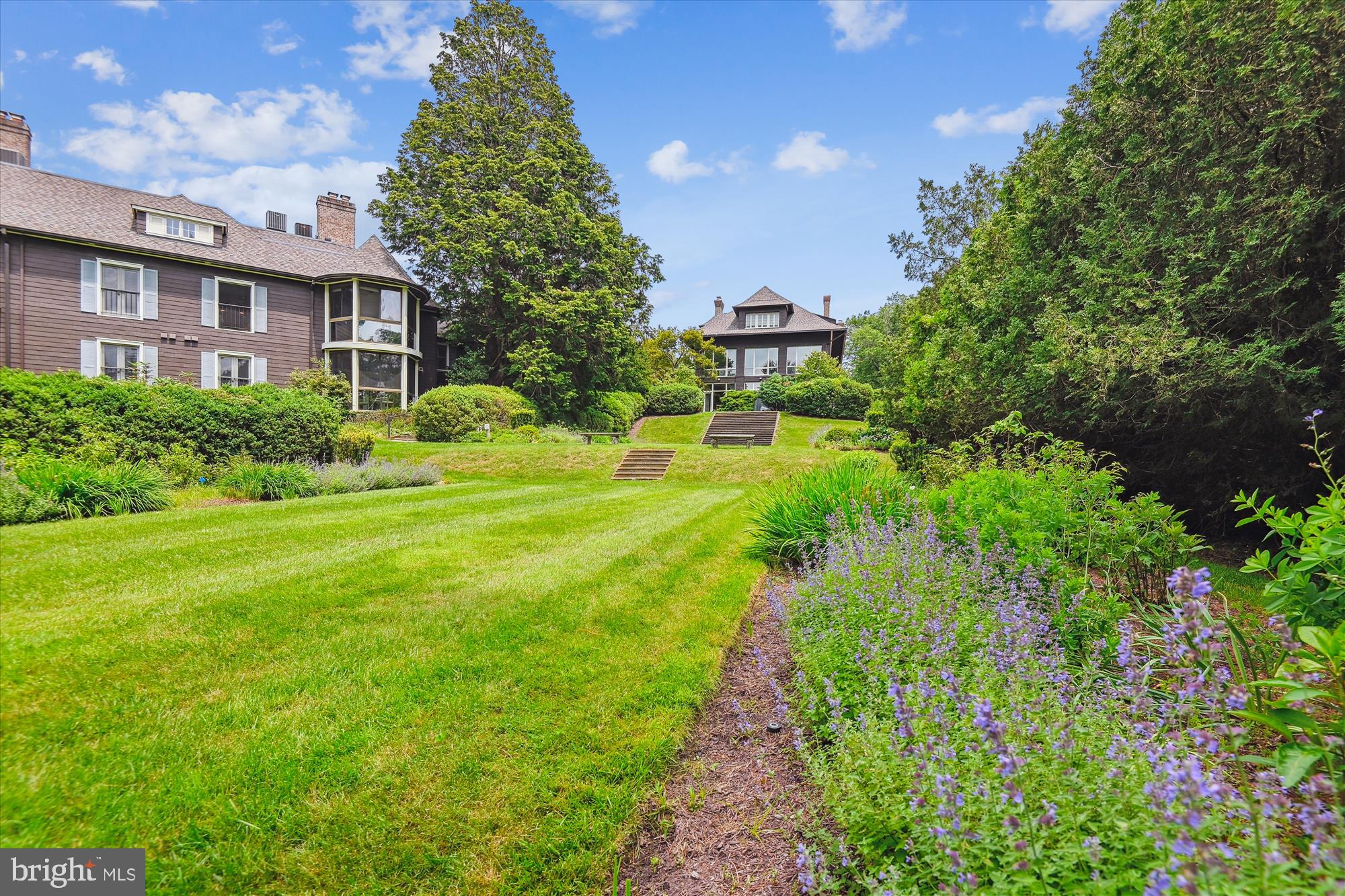 DEVON HILL - Residential