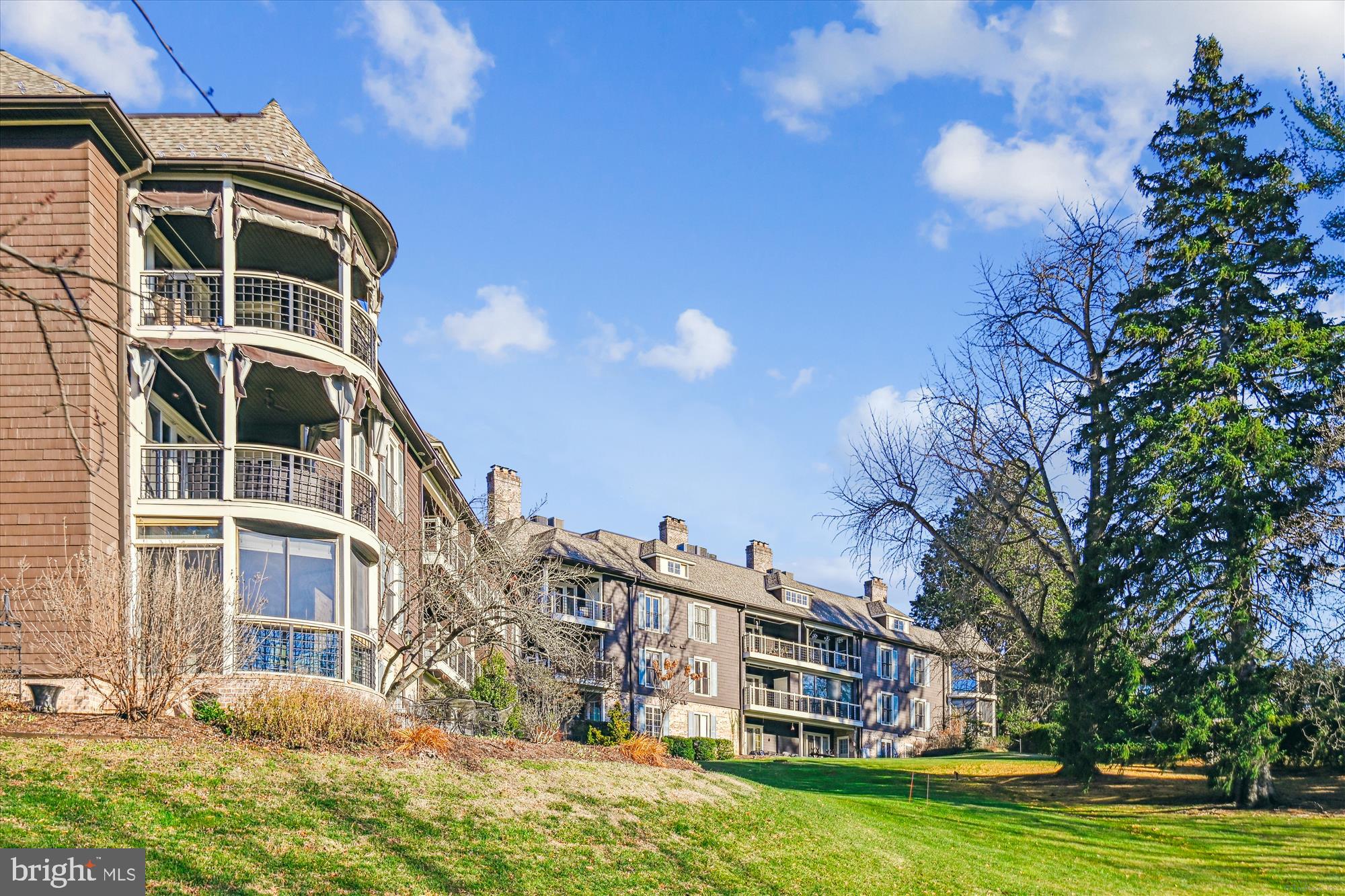 DEVON HILL - Residential