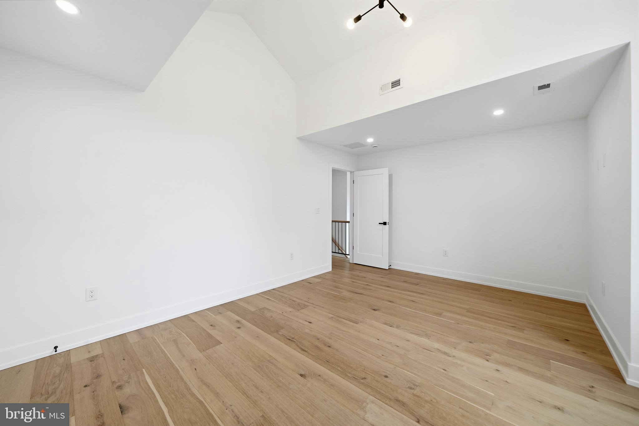 CHURCHVILLE MANOR - Residential