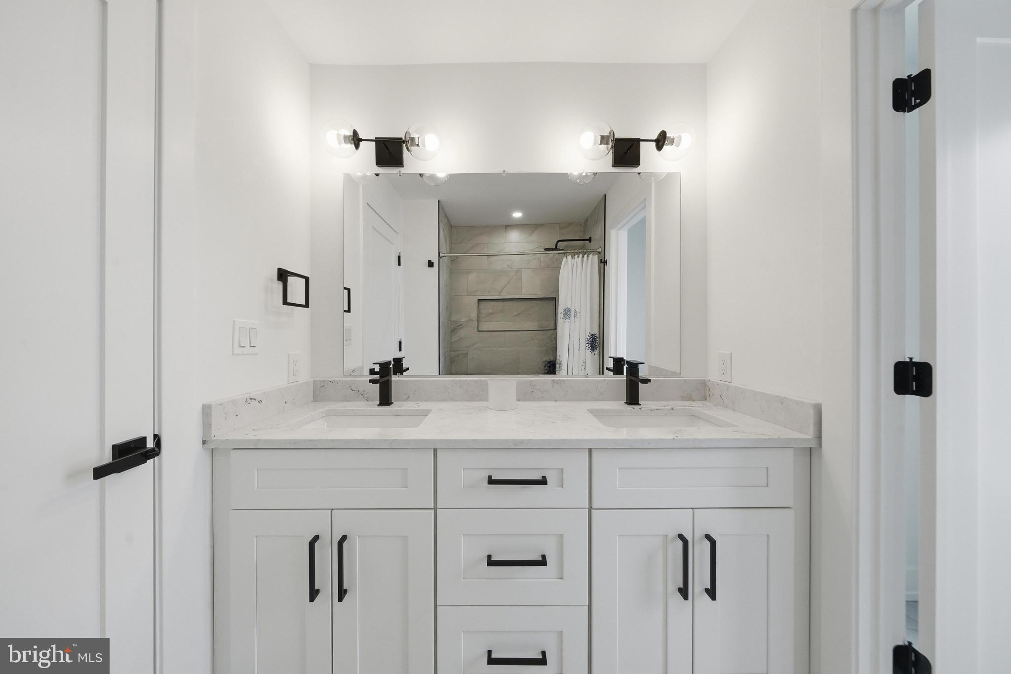 CHURCHVILLE MANOR - Residential